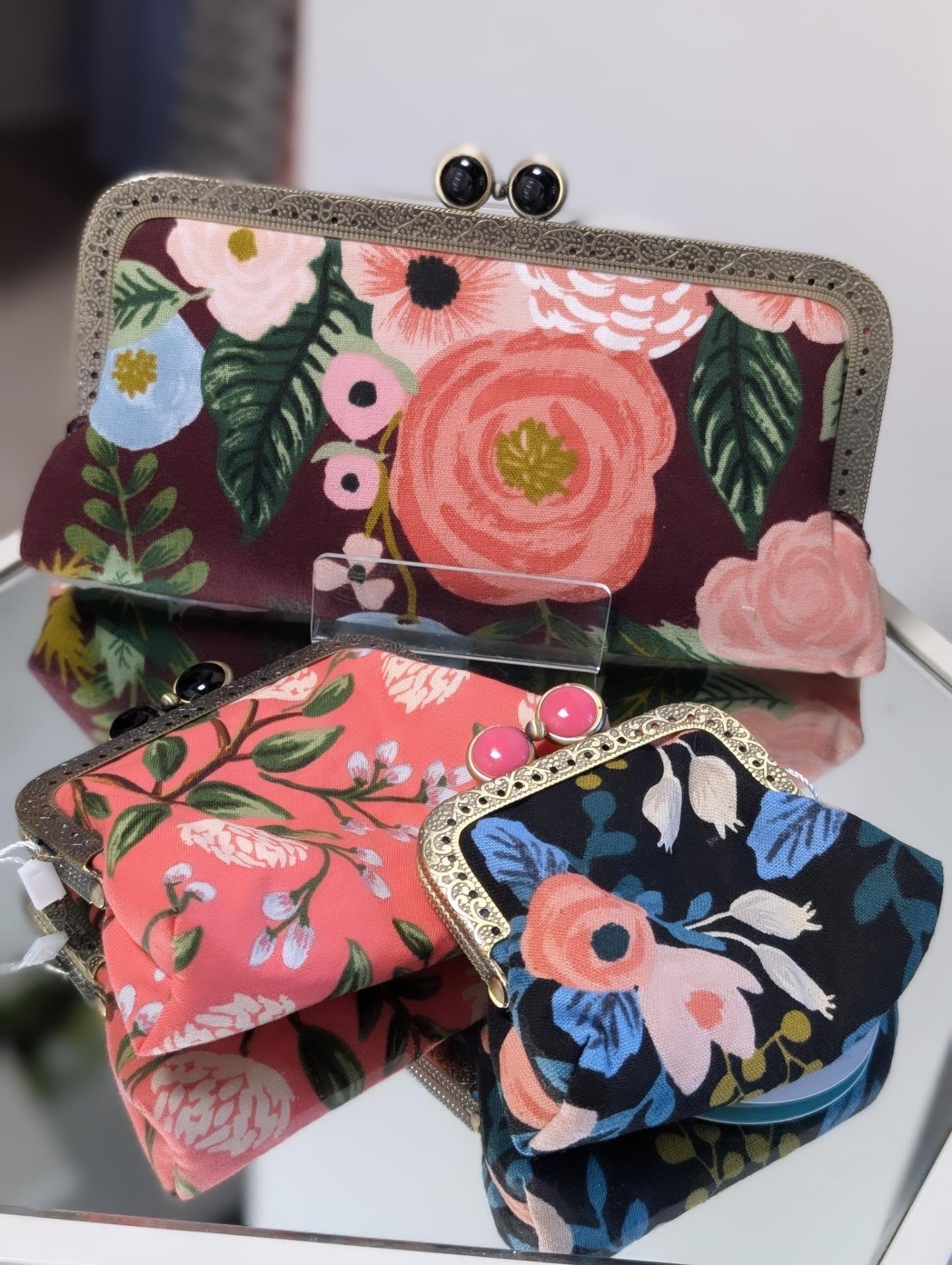 We're open today from 10:00 AM to 5:00 PM! 🌸👜✨
Despina's rocking the front of the boutique today with her mini-me, so stop by and say hi! 💕
We just got in the cutest new arrivals including coin purses, clutches, handbags, and all things floral. 🌷🌼🌸 Perfect for treating yourself or finding a sweet gift.
Come shop, browse, and enjoy all the beautiful new finds waiting for you! See you soon! 💖
#BostonMicroneedling #BMSkincare #ReadingMA #ShopLocal #BoutiqueShopping FloralFashion CuteAccessories CoinPurses Clutches Handbags NewArrivals SupportSmallBusiness