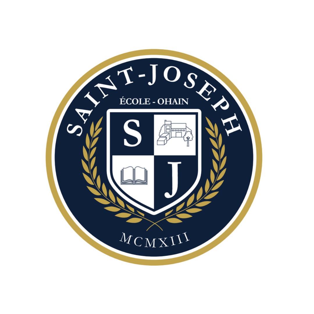 Vous les avez sûrement déjà croisés en promenade dans les rues d’Ohain, sur le chemin de la piscine, à la salle de sport ou lors d’une sortie scolaire. Reconnaissables entre mille, nos élèves portent fièrement les couleurs de Saint-Joseph.
Il y a quelques années maintenant, notre école dévoilait son nouveau logo. Depuis, il accompagne aussi notre code couleur et renforce ce joli sentiment d’appartenance qui fait partie de l’identité de notre école.
Pour les familles qui nous découvrent, précisons qu’il ne s’agit pas d’un uniforme au sens strict. Nous tenons à ce que chaque enfant conserve sa personnalité, son style et sa liberté d’expression. Mais nous aimons aussi cultiver ce petit lien commun, discret et joyeux, qui rassemble nos élèves au quotidien.
Et puis, avouons-le… c’est aussi très pratique le matin 😄 !
Au fil des années, ce code couleur est devenu une véritable signature. Une façon simple de se reconnaître, de représenter son école et de se sentir partie prenante d’une communauté chaleureuse et bienveillante.
Une petite tradition que nos élèves portent avec beaucoup de naturel… et souvent avec beaucoup de fierté 💙 🌿.
Plus d’informations sur notre code couleur sont disponibles sur notre site internet !
#codecouleur #uniforme #ecoleprimaire #ecolematernelle #viescolaire #ecolesaintjosephohain #ecolesaintjoseph #ecolestjosephohain #ecolestjoseph #ecoleohain #ecolelasne #ecolesdubrabantwallon #vivrealasne