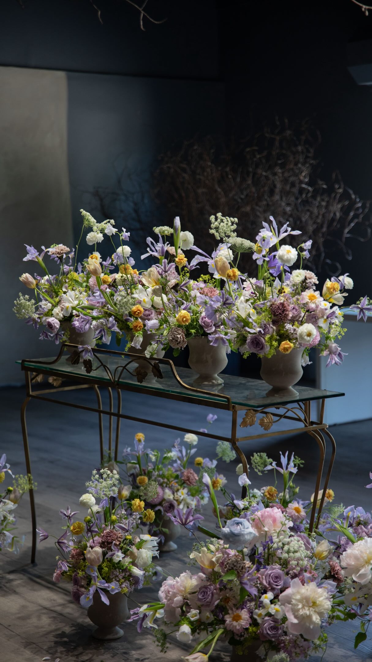 Headed out for a summer wedding, sunshine on full blast ☀️
Floral Design by Bruce | Wedding Planning by Floraland New York
#wedding #weddinginspo #summerwedding #nycwedding #weddingflorist