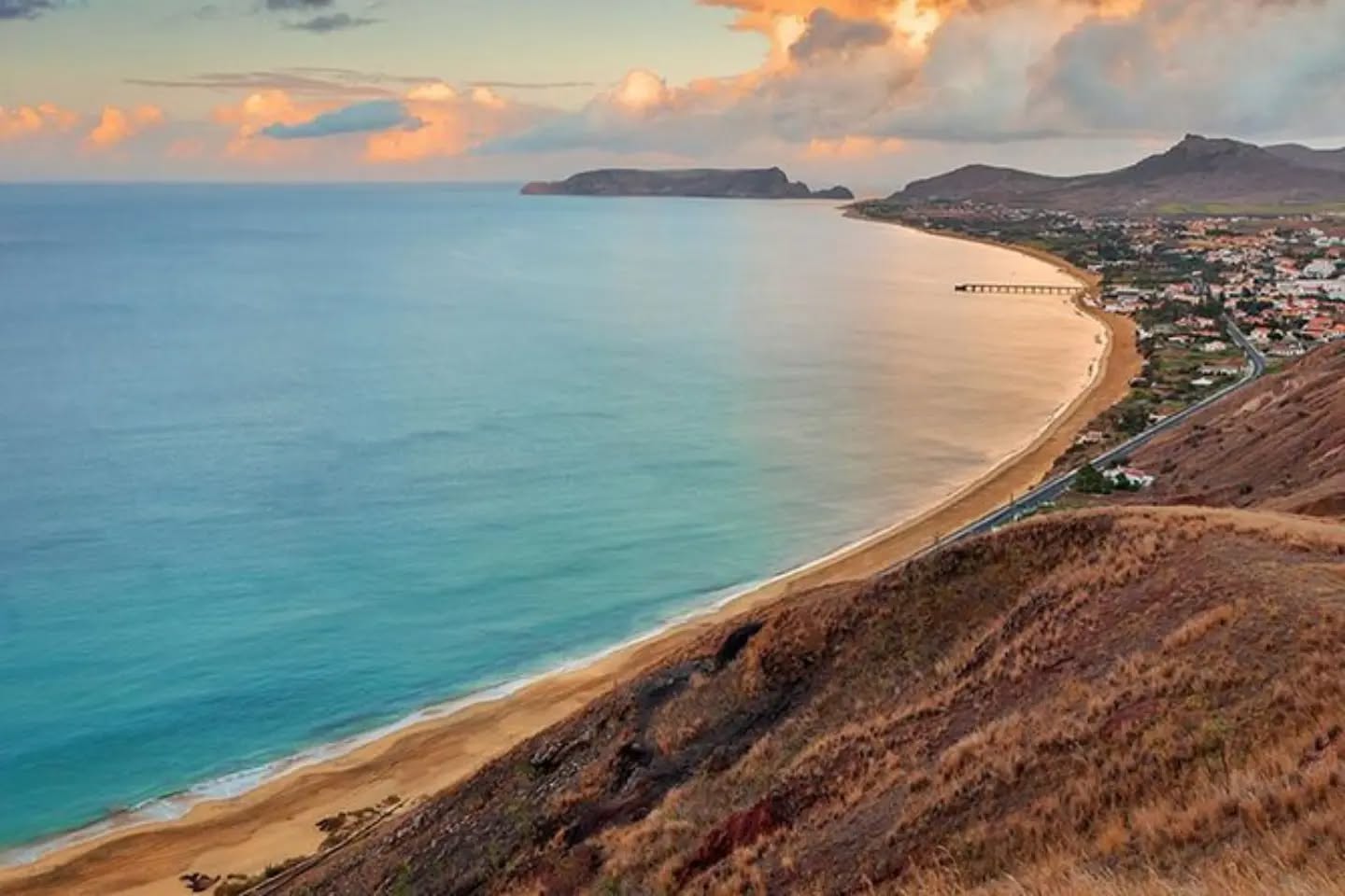 SÓ RESTAM 3 CAMAS ✨
Se sentes que precisas de parar, respirar e voltar a ouvir-te, este convite é para ti.
De 3 a 5 de Outubro vou receber um pequeno grupo de mulheres no Porto Santo para uma experiência de silêncio, yoga, meditação, natureza, alimentação nutritiva e profundo descanso.
Este não é apenas mais um fim de semana.
É uma oportunidade para:
🌿 Desligar do ruído diário
🌿 Recuperar energia
🌿 Abrandar sem culpa
🌿 Reconectar contigo mesma
🌿 Sentir-te cuidada
É o 4.º ano que organizo estes retiros e continuo a sentir que é um dos trabalhos mais especiais que faço. Eu própria preparo as refeições, ensino as aulas, facilito os momentos de partilha e estou presente durante toda a experiência.
Em Junho organizei um e este em Outubro será um pouco diferente mas com a mesma intensão.
Neste momento restam apenas 3 camas disponíveis.
Envia-me mensagem privada para receberes todas as informações. 💛
....
ONLY 3 BEDS LEFT ✨
If you've been feeling the need to slow down, breathe, and reconnect with yourself, this invitation is for you.
From October 3–5, I’ll be welcoming a small group of women to Porto Santo for a deeply nourishing experience of silence, yoga, meditation, nature, wholesome food, and true rest.
This is more than just a weekend away.
It’s an opportunity to:
🌿 Step away from the noise of everyday life
🌿 Restore your energy
🌿 Slow down without guilt
🌿 Reconnect with yourself
🌿 Feel deeply cared for
This is the 4th year I’ve hosted this retreat, and it remains one of the most meaningful things I do. I personally prepare the meals, teach the classes, facilitate the sharing circles, and hold space
throughout the entire experience.
There are now only 3 beds remaining.
Send me a DM for more information. 💛