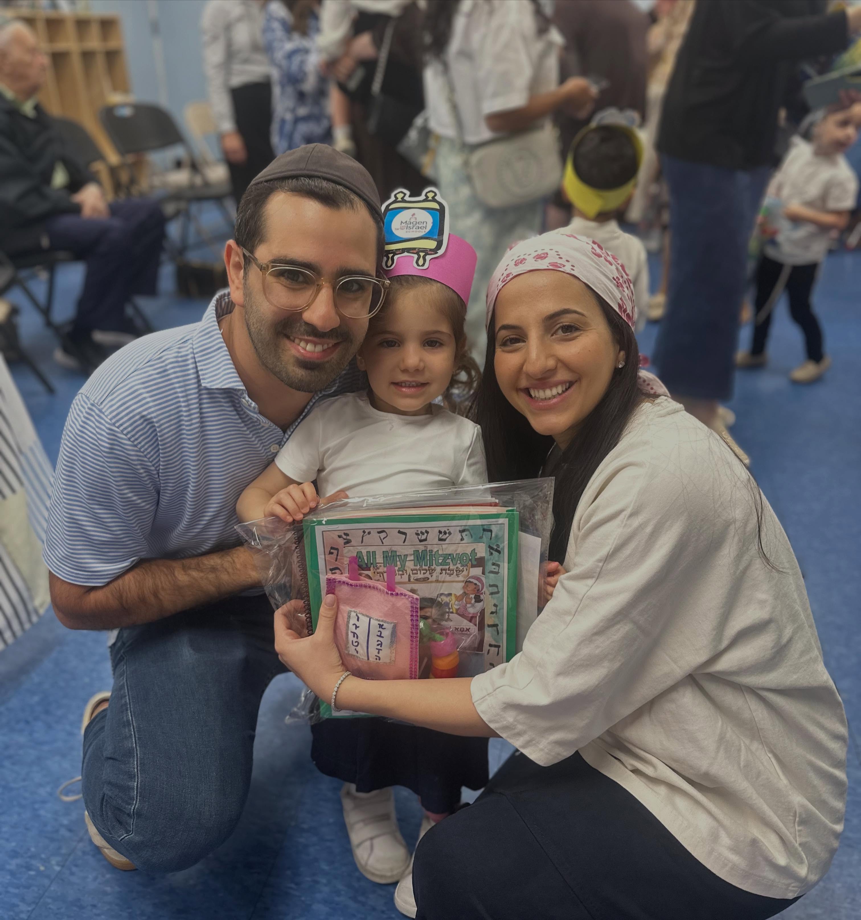 Tiny milestones, big hearts—celebrating our pre-toddler, toddler & nursery graduates today, watching them grow up one beautiful step at a time. 🎓💛✨
#magenisraelfamily #graduationparty