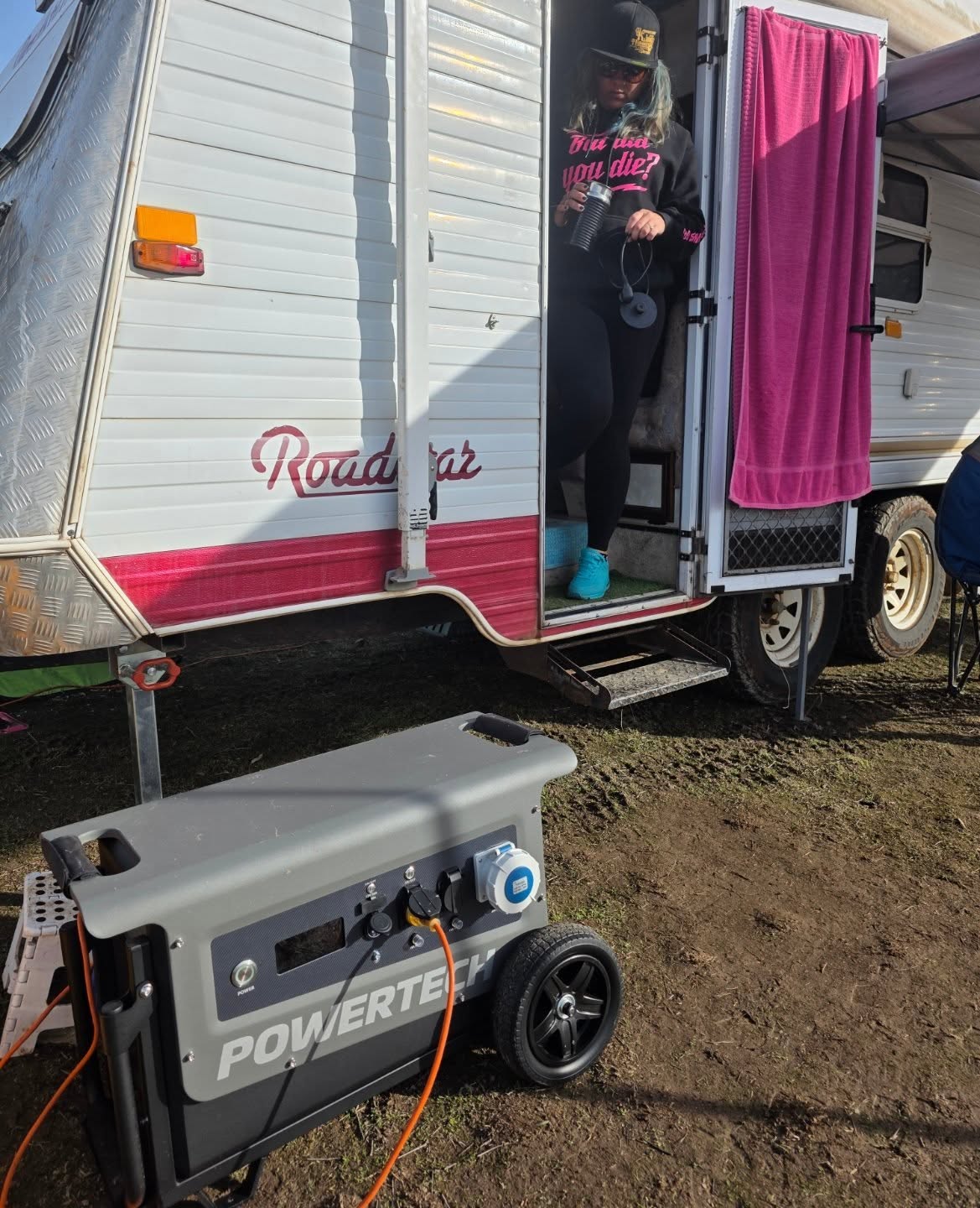 Does your @offroadvixens require that all needed early morning caffeine hit?
Thanks to @roadtechmarine you can power up your coffee machine with out having to fire up that all too noisy Portable generator.
With their range of Powertech portable powerstations you can run all weekend long. Powering the while camp-site with no issues.