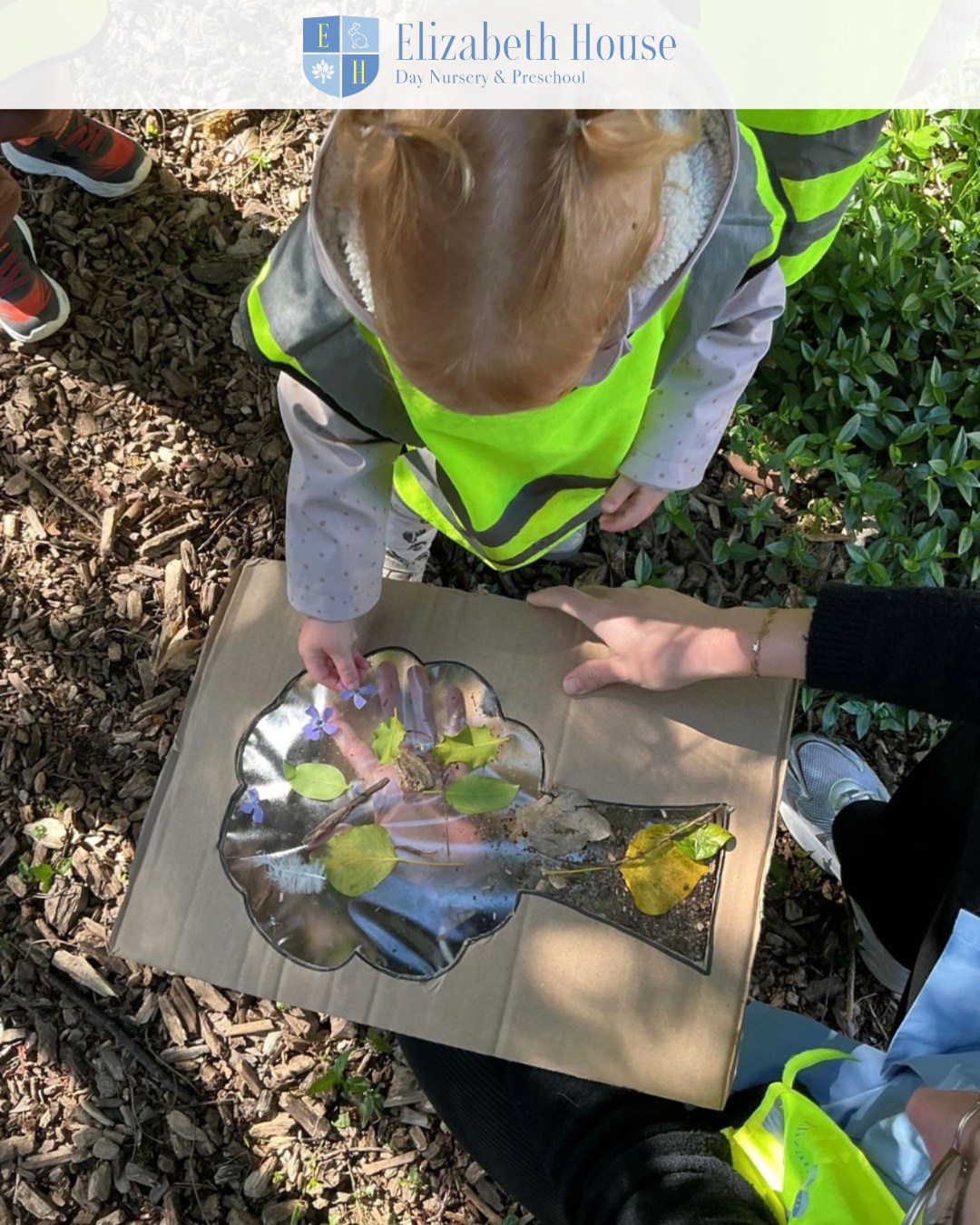 Ladybirds Class have been creating beautiful collaborative nature collages during their Forest School session. Using leaves, sticks, petals and other natural treasures they found outdoors, the children worked together to create their artwork. ๐ผ
#preschool #elizabethhousenursery #nursery #earlyyears #eyfs #wallingford #oxfordshire #forestschool #creativelearning #natureplay