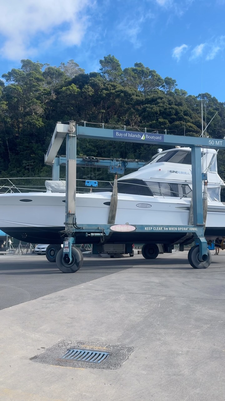 Had a chance to see our recent polish on the move during a quick dash to the yard🛥️ #bayofislandsnz #totalyachtcare #boatmaintenance #boatcare #yachtlife