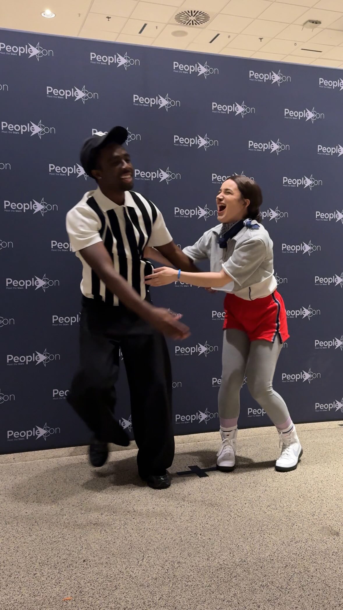 Born to entertain people (specially this people 🤫)
Eleven : @amaysancha (moi 👋)
Mike : @madxwonderland
Event : @peopleconvention
#strangerthings5 #strangerthingscast #strangerthings #milliebobbybrown #mikewheleer eleven / caleb mclaughlin / david harbour / joseph queen / gaten matarazzo / jim hopper / dustin