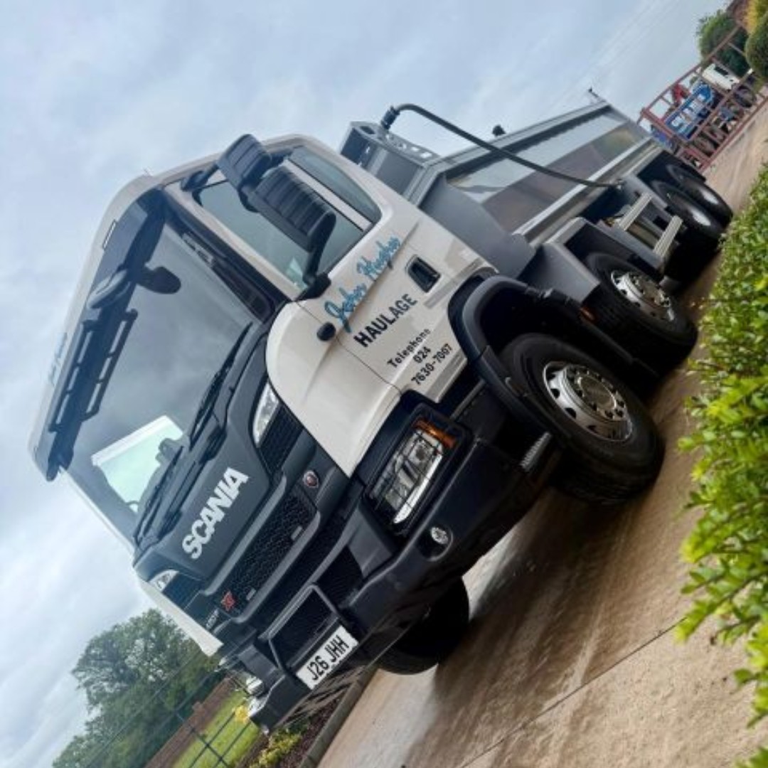 John Hughes Haulage new Scania P420 XT Tipper is here, and it's seriously impressive!
Specified with Hub Reduction, Autolube and Spillard cameras, this unit is packed to the roof with brilliant spec and looks the part with it's decals and XT package.
Thank you to all the team at John Hughes Haulage for the continued business and support.
#SuppliedByKeltruck #ScaniaXT