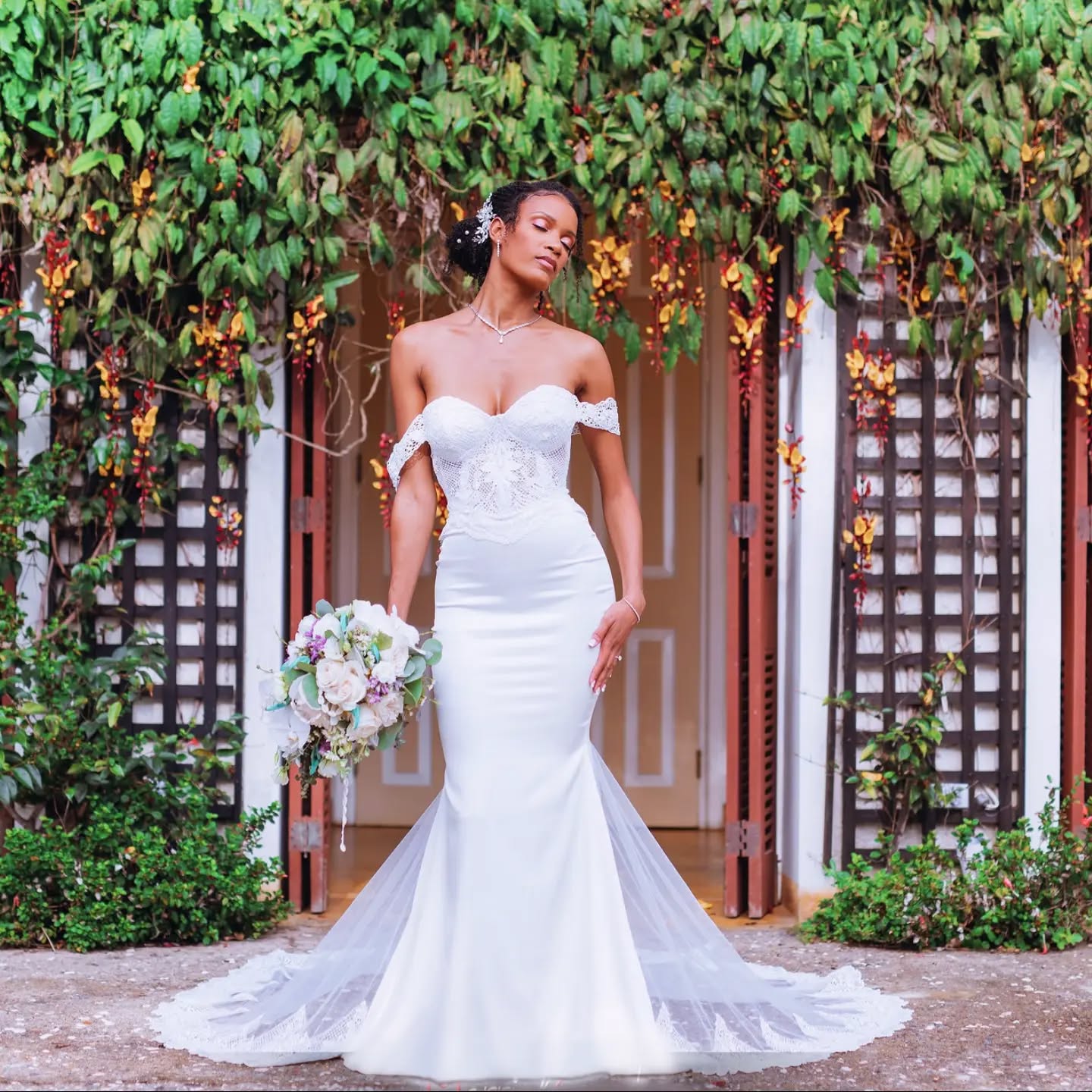 It's Wedding Season. Leave them speechless 😍
~ Made in Jamaica, desired everywhere. ~
#WeddingDress #WeddingSeason #HouseofClay #Claybride #Jamaica