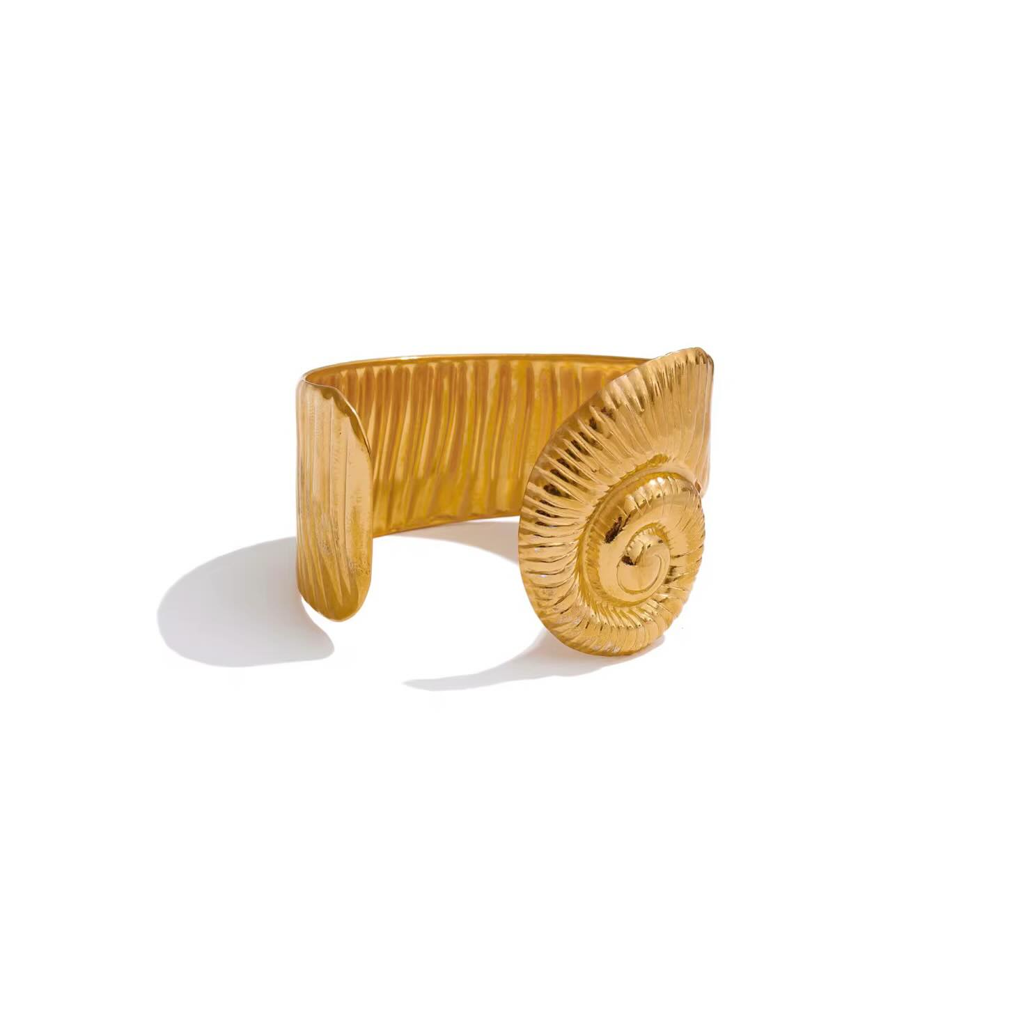 Shell Yeah, They’re Cute 🐚
A collection inspired by the sea’s most beautiful treasures. Thoughtfully designed to be worn from sunrise beach walks to sunset dinners.
.
.
.
.
#seesea #lovefromthesea #waterproofjewelry #tarnishfreejewelry #goldjewelry