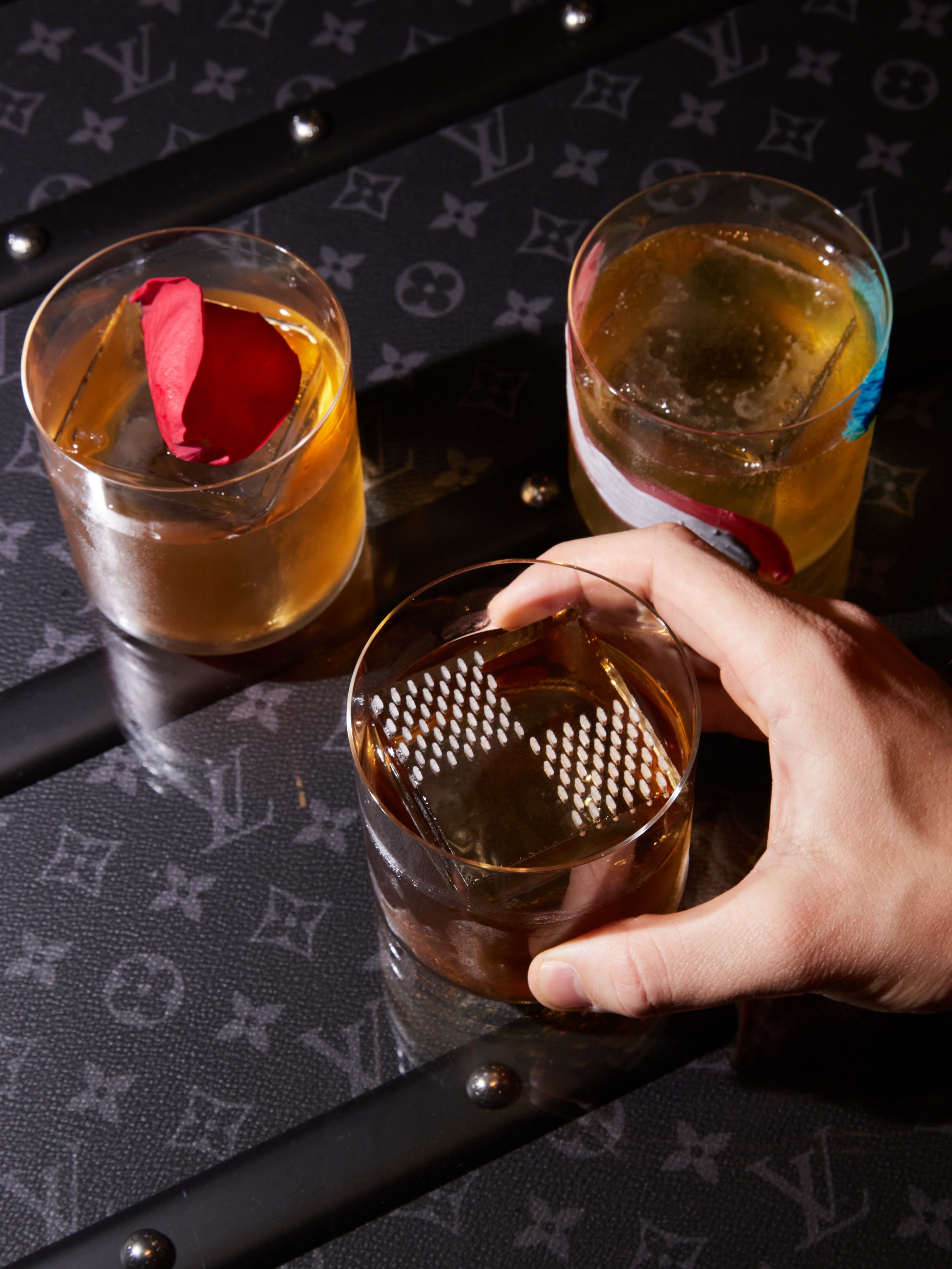 Celebrating the Louis Vuitton SS26 Menswear Collection
@louisvuitton
@opus11
@agatanoweta
#ice #clearice #bespokeice #lv #cocktails