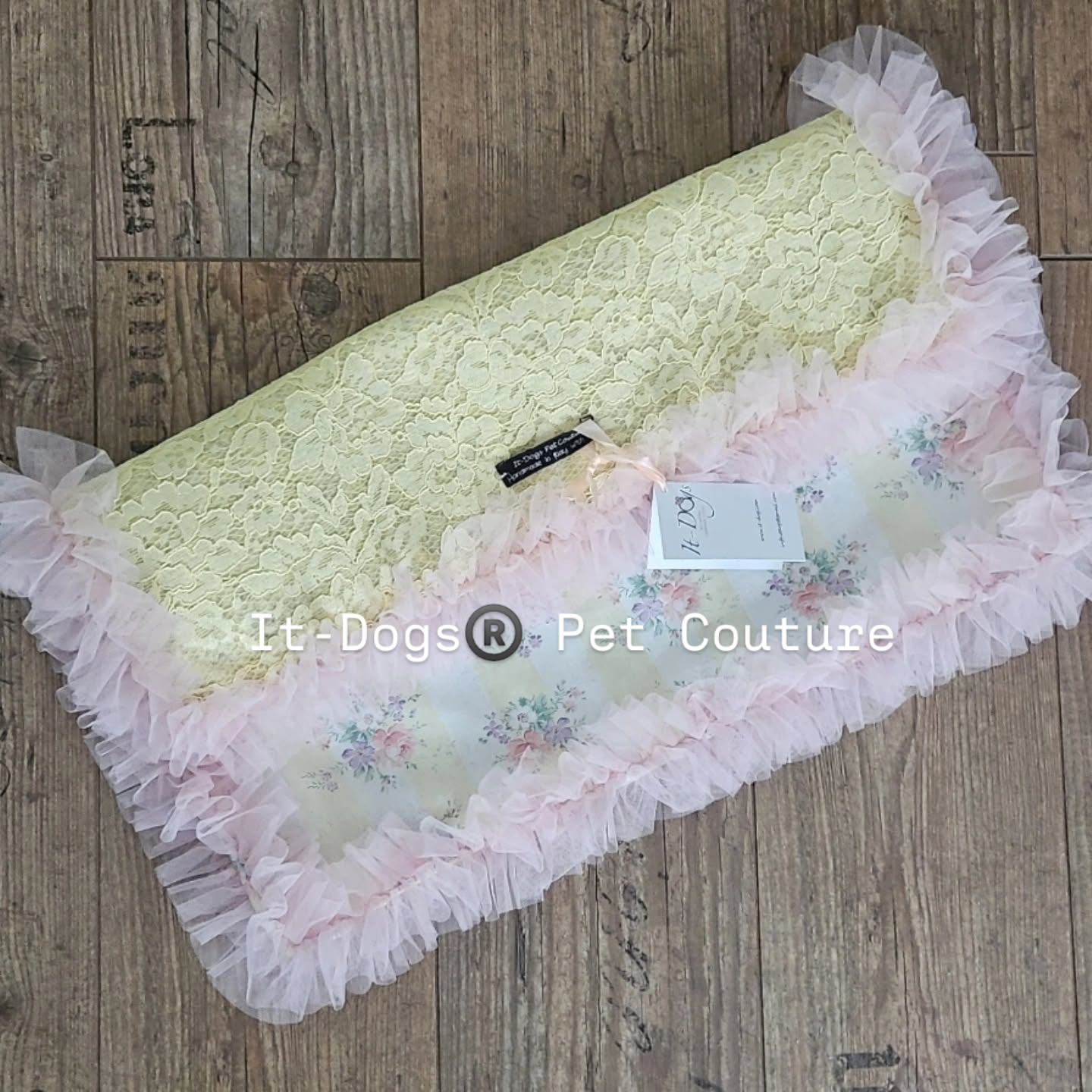 The time with your furry friend is precious so we dedicated to you our mat to live together new adventures in style
Email info.itdogs@gmail.com
Ig @itdogsofficial
Wechat itdogsofficial
#itdogs #italianstyle #dog #pet #shopping
Dog. Pet. Italia. Style. Lxuury. Shopping.