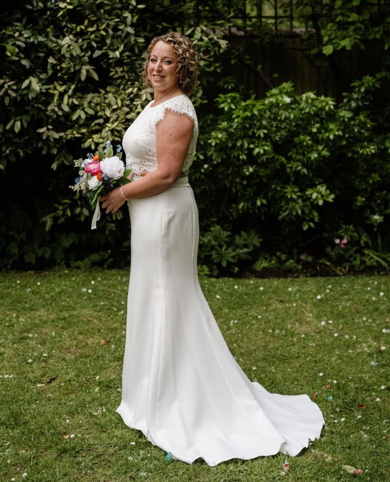 Real Bride✨️
The beautiful Jo had her 'I Do' moment wearing the stunning Delta Top & Reese Skirt by Kelsey Rose.
Ever since we met Jo she has brought so much joy into the boutique. At every appointment, fitting. Her bridal journey has been so memorable. We are so lucky to meet such incredibly, kind people doing what we do. And Jo has just become one of our biggest cheerleaders. We are so grateful to have been on this journey with her.
Congratulations lovely!
Dress: @vickisbride @kelseyrosebridal
Seamstress: @theweddingdresssurgeon
Photography: @tony_pullen_photographer
Hair & Make Up: @strandout.alayna & Kelly Jenner Hair and Make Up
Venue: Cosy Club Canterbury