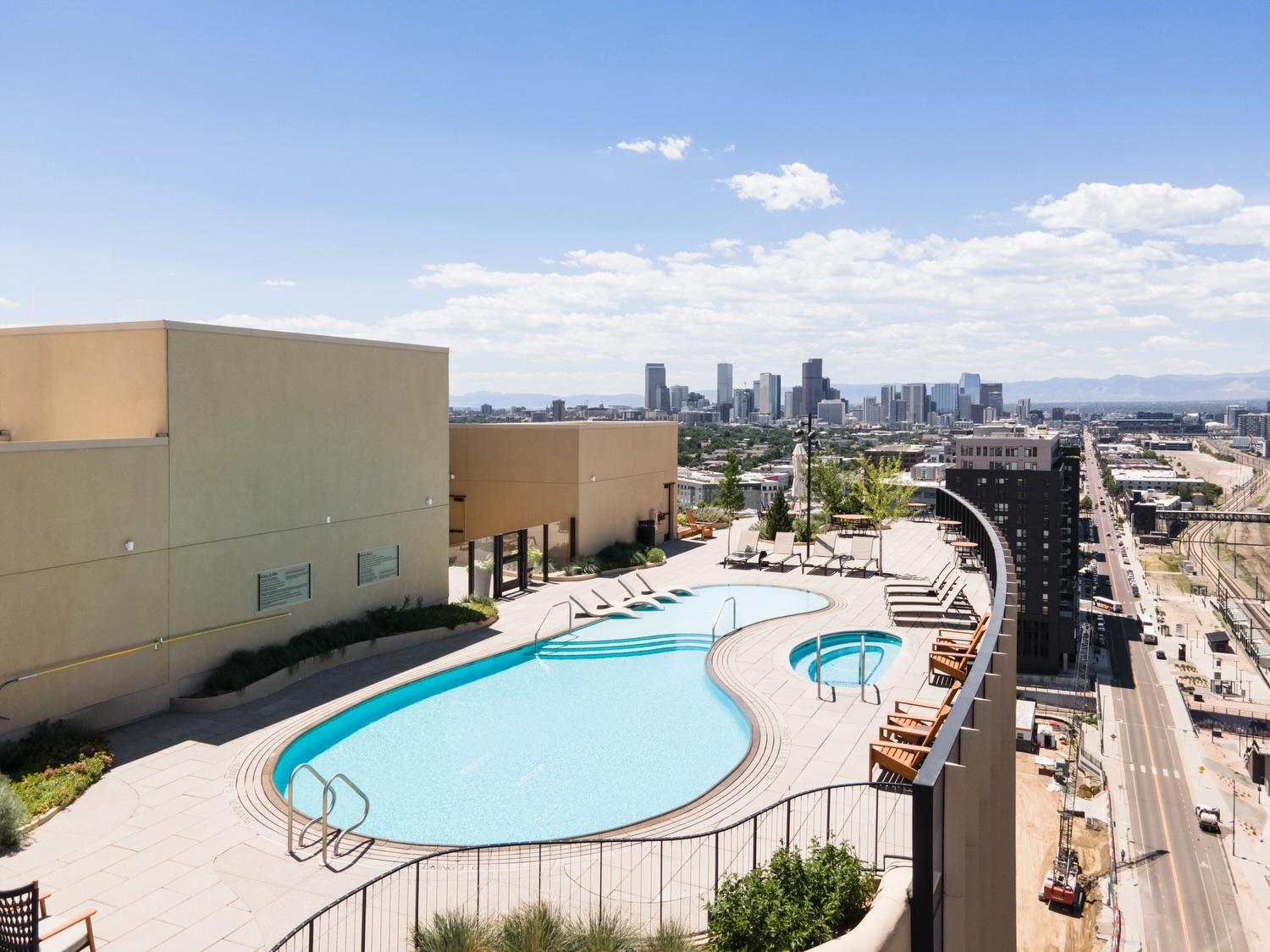 Rooftop. Pool. Singles. Complimentary drinks. We really said why not all of it. 🐦🏊
June 30th at One River North is going to be a night —you’ll rotate through a partner-based workout where every round brings a new person, a new exercise, and a conversation that starts itself.
No awkward intros, no weird silences, just movement and genuine connection in one of the most beautiful settings in Denver. Then we refuel with snacks and drinks, and if the rooftop pool is speaking to you — bring a suit because it’s open. ✨
36 spots. Balanced ratio. Tickets are moving so don’t sit on it. 🔥
📅 Tuesday, June 30, 2026
⏰ 6:00 – 7:45 PM MT
📍 One River North Rooftop — 3930 Blake St, Denver, CO
Link in bio to grab your spot. 🔗