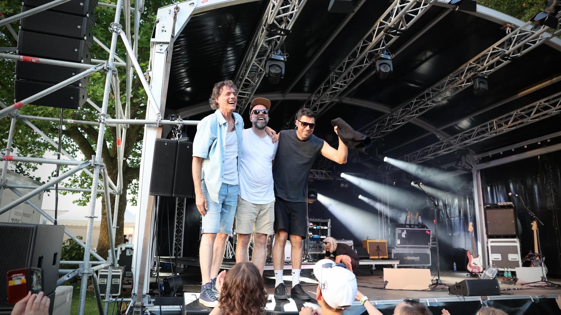#adriansterntrio
Gig #2 gestern in Emmen, voll das Fest, wir finden immer mehr zusammen, danke Euch!!