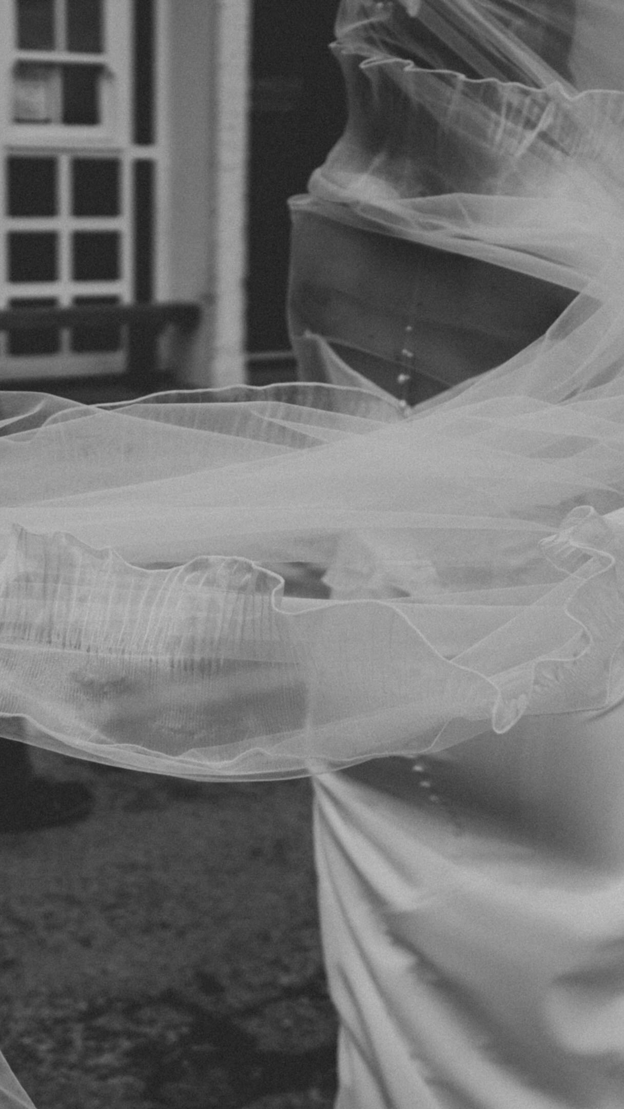 Statement veils for the win!✨
Dolly by Tulle & Flo is the perfect combination of dramatic and elegant .
We call her the jelly fish veil 🪼
P.s this was Megan veils last year 🥹
Statement Veils | bridal look | bride to be | Modern Bride