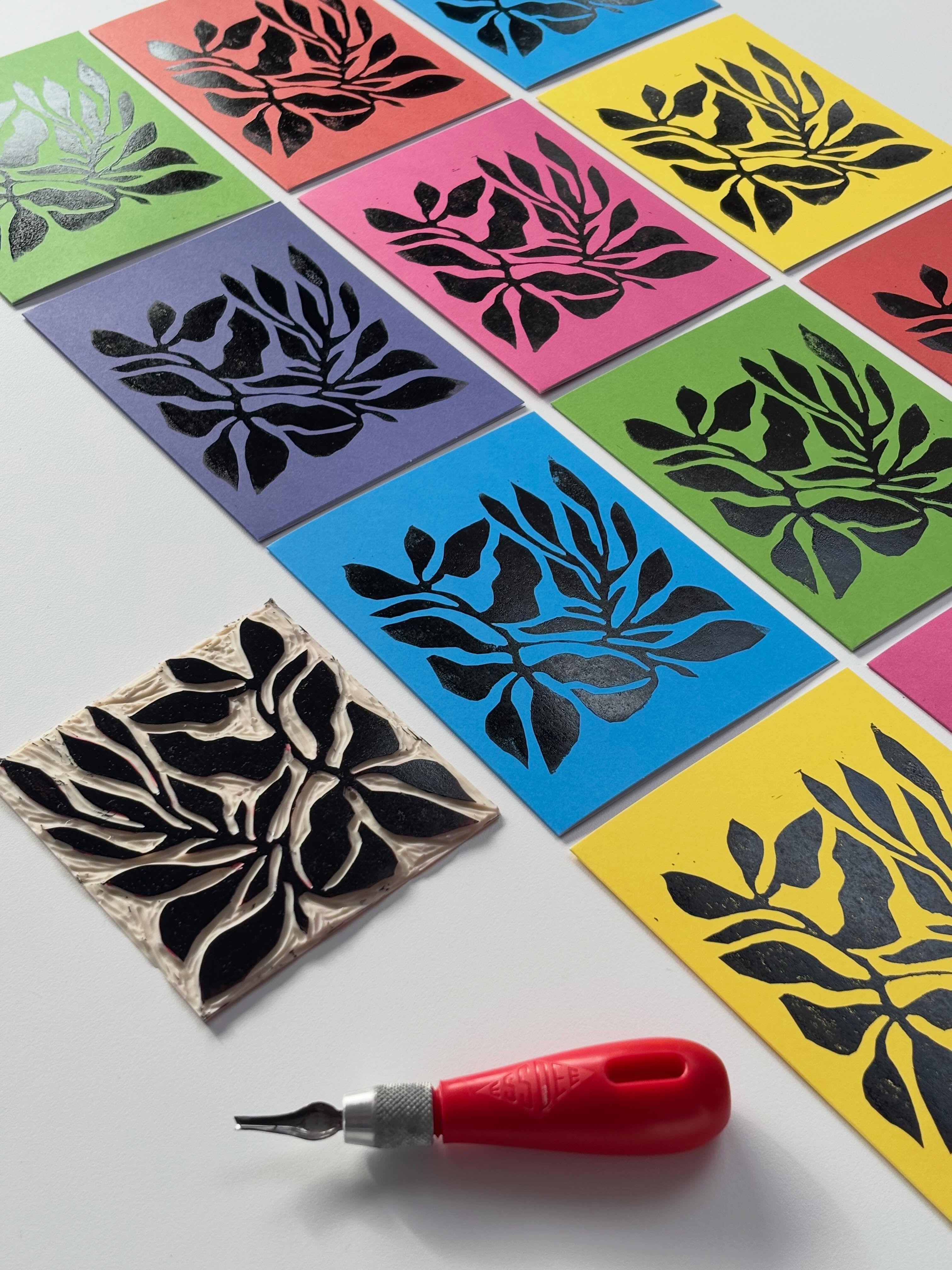 Some of you may have caught my stories yesterday when I was having a play around with a Lino print - turns out it worked pretty well! I had a bunch of blank greeting cards which I printed a whole lot onto. A few tiny touch ups to get it better and a few print fails but I’m excited to keep playing around with it.
I have a bigger a4 size block and some ideas I want to give a go next time- so stay tuned 🥰
#art #artist #linoprinting #blockprinting #nzartist