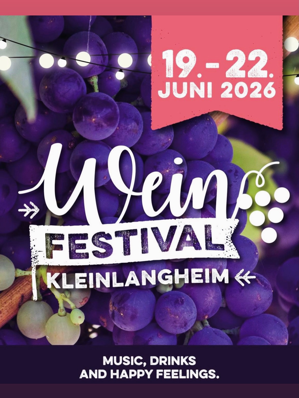Heute Abend startet in unserem Nachbarort Kleinlangheim das wundervolle Weinfestival! 🎈
Wir dürfen dort dieses Jahr auch wieder unsere Weine ausschenken, diesmal ist es der 2025er Müller Thurgau halbtrocken.
Also auf geht’s, das Wetter ist super, abends auch angenehm wenn es etwas abkühlt, und was gibt’s besseres als Freunde, Wein, Musik und eine fröhliche Sommernacht? 🍷😇
#weinfestival #weinfest #sommerabend #music #freude