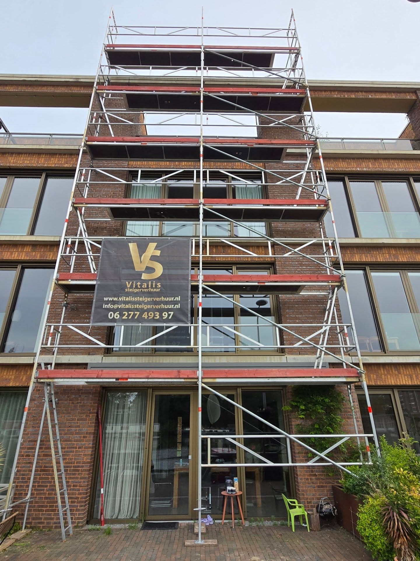 Snel schakelen binnen 2 dagen geplaatst🔥
#amsterdam #dakopbouw #dakrandbeveiliging dakrenovatie #bouw