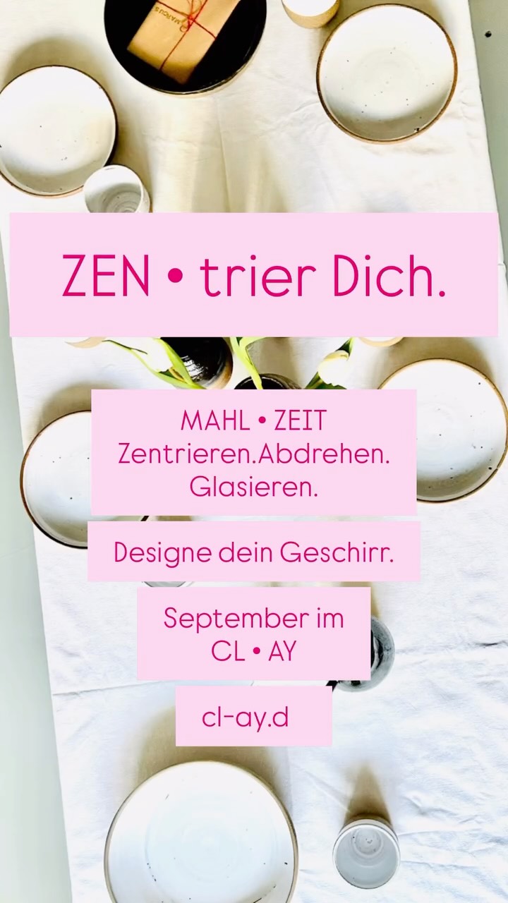 W O R K S H O P
ZEN·trier Dich. MAHL·ZEIT
CL·AY, Hamburg Ottensen
Zentrieren · Abdrehen · Glasieren
Vier Termine an der Töpferscheibe.
Material verstehen. Formen finden. Flow erleben.
Vom ersten Kneten bis zum glasierten Objekt entsteht Schritt für Schritt dein eigenes Table Set.
Handgemacht, reduziert, einzigartig.
Oder gemeinsam mit einem Menschen, den du gern hast.
Zeit teilen. Nebeneinander arbeiten.
Später aus den eigenen Stücken essen.
Achtsam. In Ruhe. Ohne Eile.
Ablauf:
· Abend 1 & 2: Ton spüren · zentrieren · kennenlernen
· Abend 3: Formen & abdrehen · erster Brand
· Abend 4: Glasieren · finaler Brand
Zwischen den Terminen arbeitet der Ton weiter.
Du arbeitest fokussiert, ruhig, präzise.
Am Ende hältst du dein Set aus Unikaten in den Händen –
als Table Set oder Designobjekt.
Termine & Anmeldung:
September:
02.09/09.09/16.09/30.09/ 18:30-21:30h
cl-ay.de
Ein Workshop für Achtsamkeit, Flow & zeitloses Design.
·
ZEN·ter Yourself. MEAL·TIME
CL·AY, Hamburg Ottensen
Centering · Trimming · Glazing
Four sessions at the pottery wheel.
Understand the material. Find your forms. Experience flow.
From the first kneading to the glazed object, your own table set
Handmade. Minimal. Unique.
Or together with someone you care about.
Share time. Work side by side.
Later, eat from the pieces you created.
Mindful. Unhurried. Without rush.
Process
– Session 1 & 2: Feel the clay · centering · getting to know the material
– Session 3: Shaping & trimming · first firing
– Session 4: Glazing · final firing
Between the sessions, the clay continues to transform.
You work focused, calm, precise.
In the end, you hold your set of unique pieces in your hands –
as a table set or a design object.
Dates & Registration:
September:
02.09/09.09/16.09/30.09/ 18:30-21:30h
cl-ay.de
A workshop for mindfulness, flow & timeless design.
#mentalegesundheit
#Drehscheibe
#design