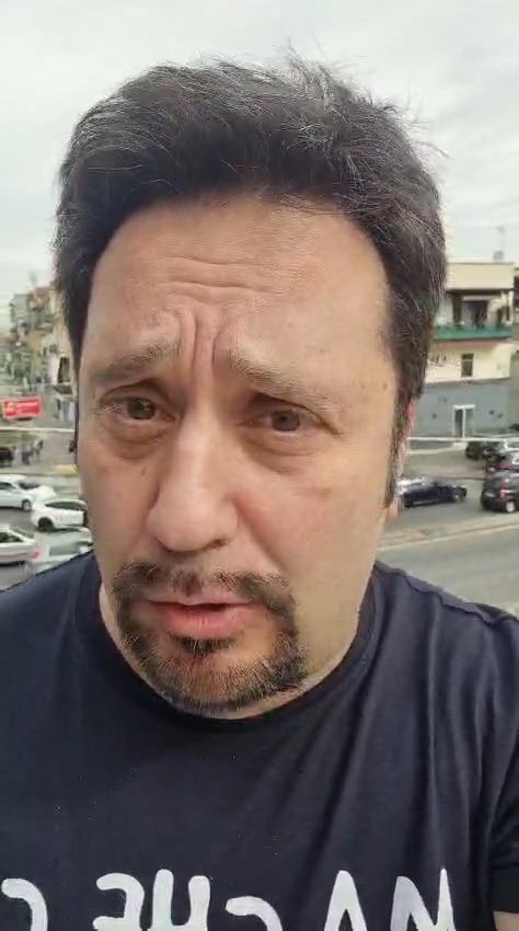 Ragazzi, avete sentito? Il 21 giugno non si accettano scuse: "Ma che ce ne fotte!?" non vale, perché l'appuntamento è qui al Medì per dare il via ufficiale alla nostra Estate MediTerranea! 🍋🎭
Alessandro è carichissimo e pronto a farci morire dal ridere con il suo show travolgente. E voi, siete pronti? 😉
🗓️ Venerdì 21 Giugno
⏰ Dalle ore 19:30
📍 Centro Commerciale Medì
🎟️ Ingresso gratuito
#CCMedì #AlessandroBolide #Machecenefotte #EstateMediTerranea