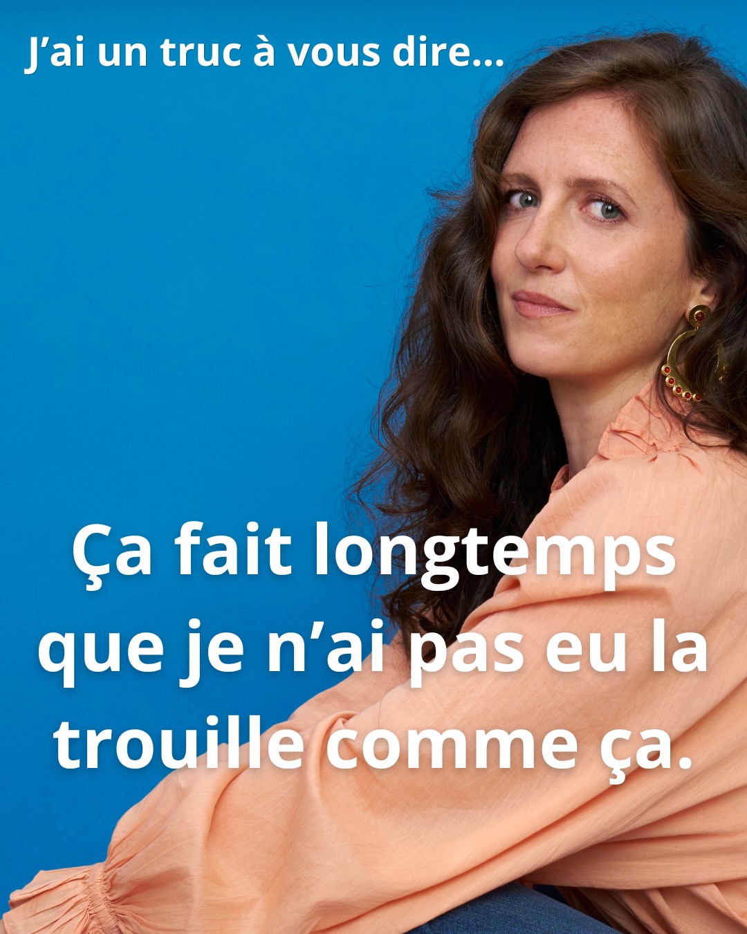 📖 « LE GUIDE DES (FUTURS) PARENTS LGBT+ » sort le 20 août chez @editionsdeboecksuperieur et vous pouvez déjà le précommander (lien en bio)🫠
Je vais faire un câlin à un arbre pour calmer ma nervosité et ma joie mêlées. Ensuite je reviendrai vous raconter tout ce que vous allez trouver dans cet ouvrage, et qui sont les personnes incroyables qui y ont participé.
Merci à celleux qui ont fait de moi visiblement une actrice américaine des années 70’ sur ce shooting (j’ai encore 400 photos et looks à vous montrer) :
Photo @jerusalmi
Maquillage @soniaallal
Stylisme et confiance en moi @gayanee_pierre
Apaisement @christina_peyer et @raphaellelabat
J’aime cette vie ❤️🔥