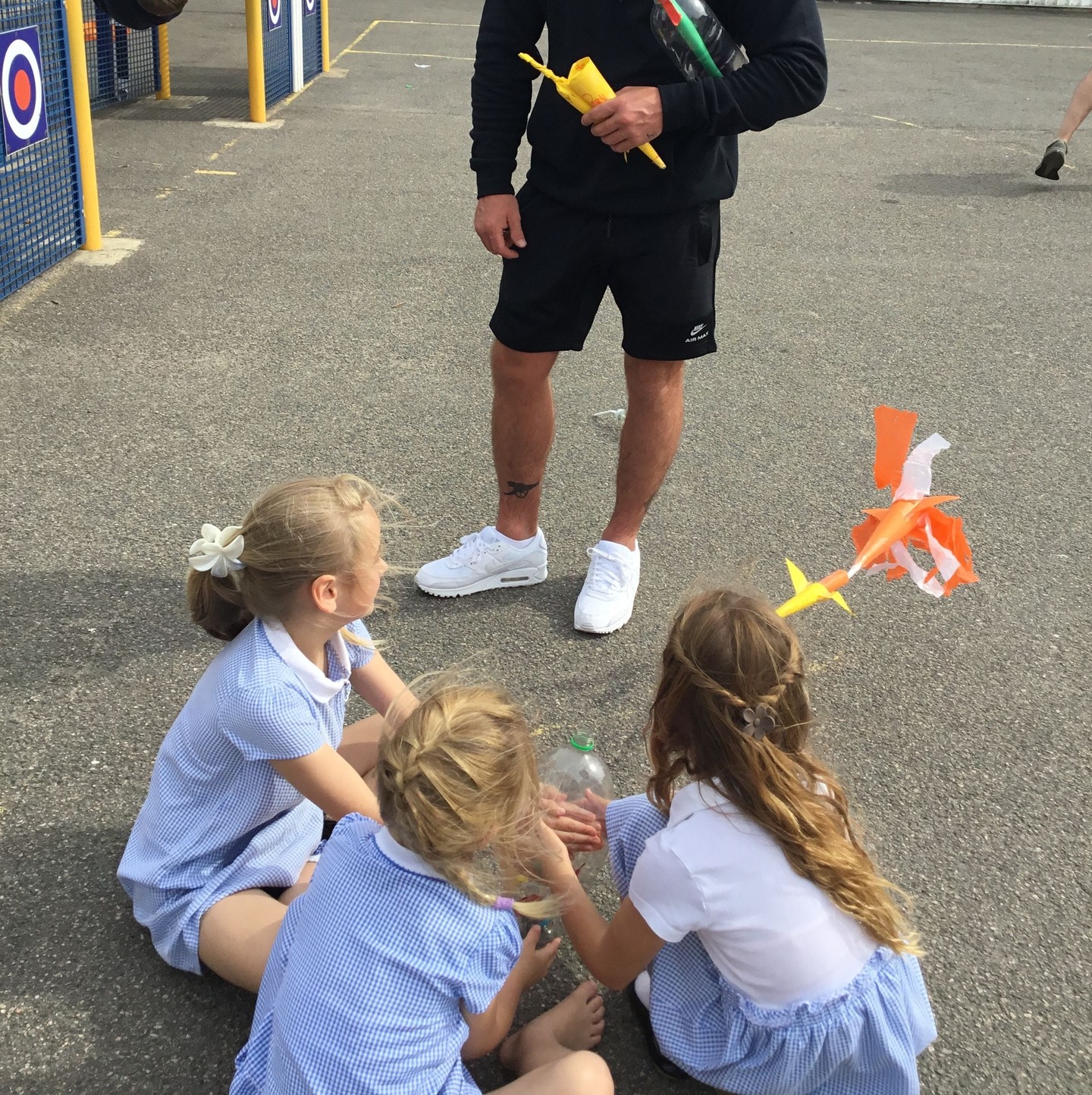 Over 50 families joined us for our Father's Day rocket making event, where creativity soared as everyone decorated their rockets. The highlight was testing their flying capabilities on the playground – laughter and excitement filled the air!
#FamilyFun #FathersDay