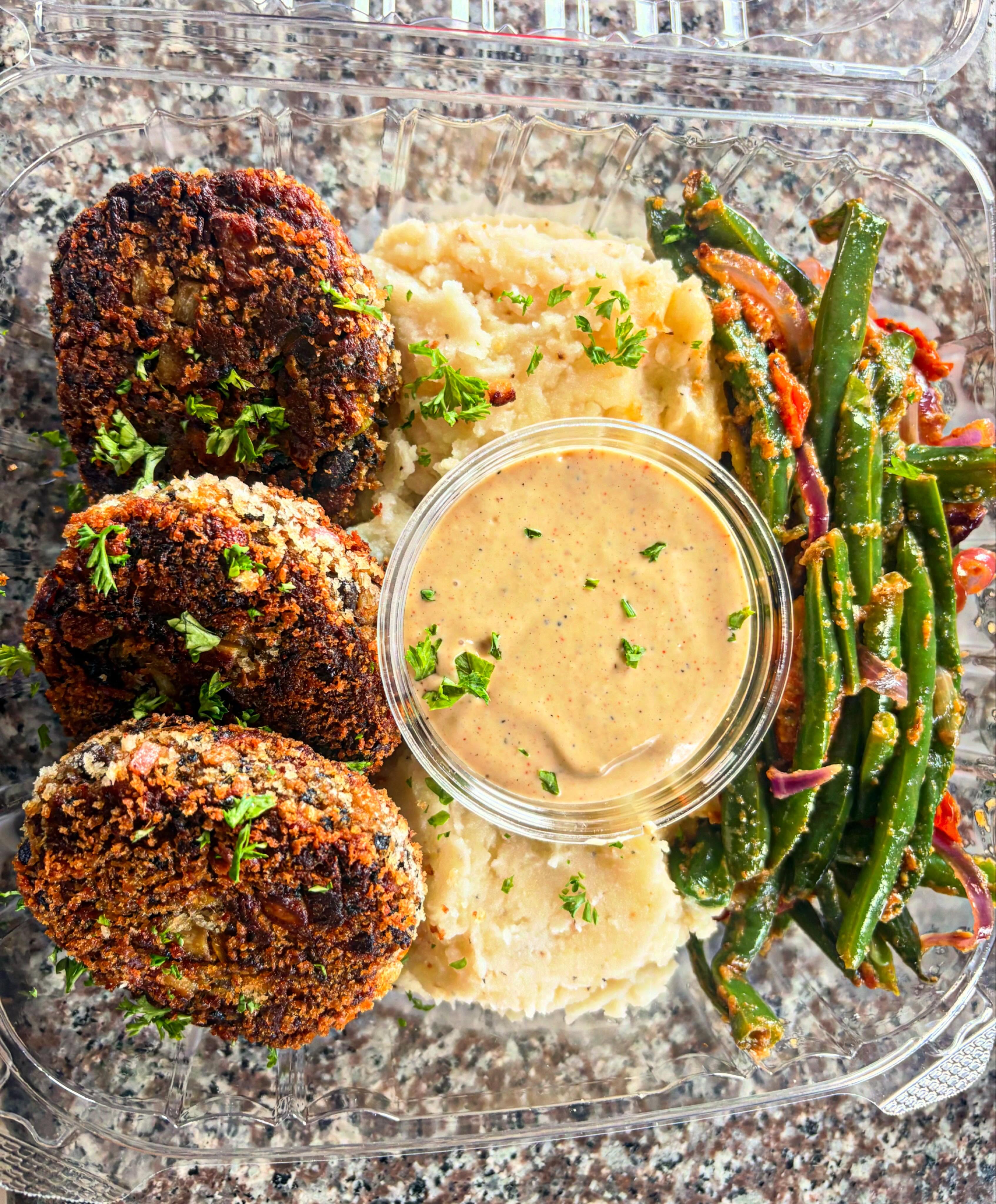 Vegan Krab Kakes
Cajun Remoulade
Mashed Potatoes
Sautéed Green Beans
We are still currently temporarily closed for pop ups but will be back soon 👩🏿🍳🌱❤️
#EatwithCommonSense #HealthisWealth #VeganMealPrep #CommonSenseWellness #visitusvi