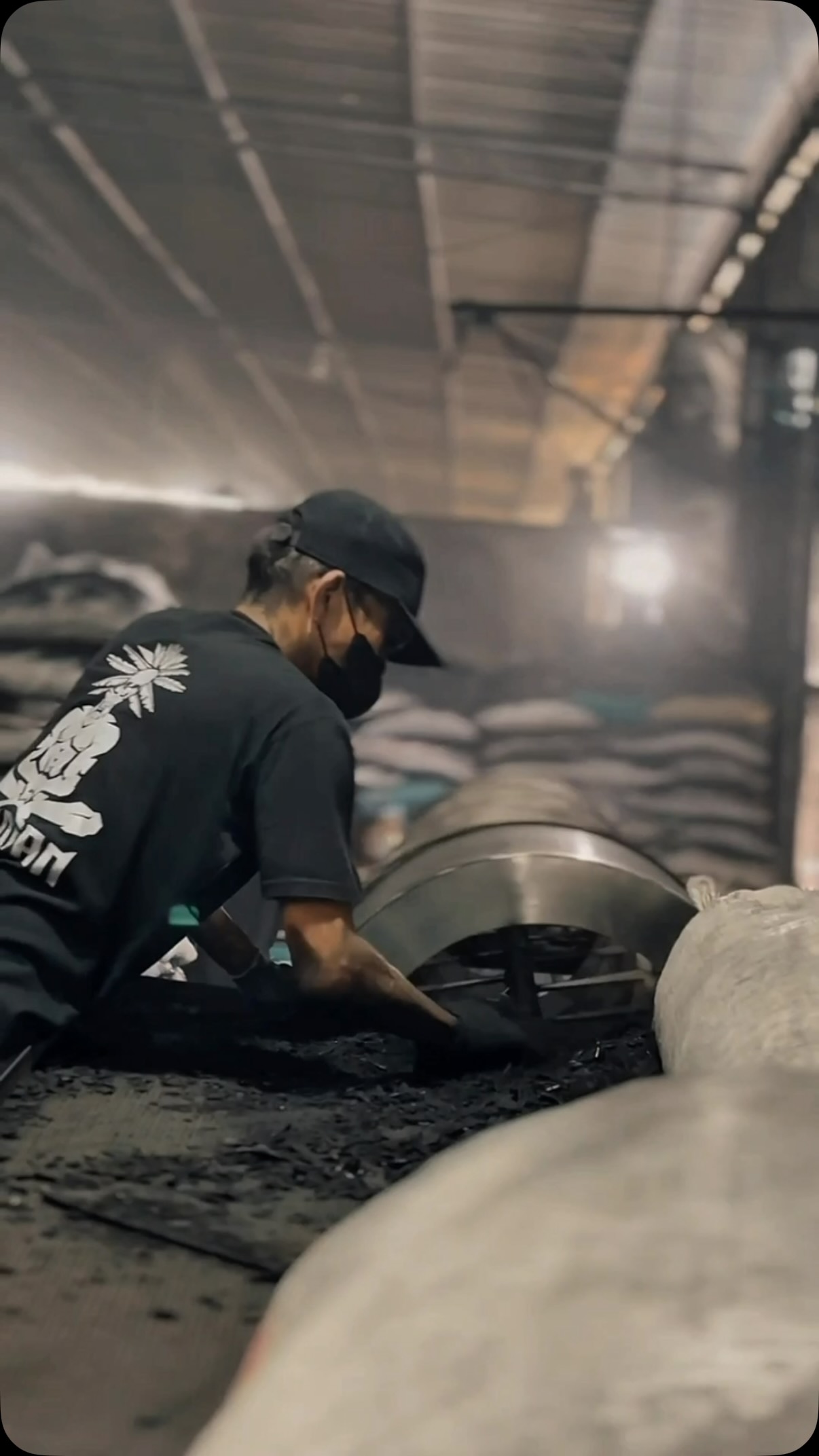 Happy Friday! Busy season at Shaman Coal Factory
#shaman #shamancoal