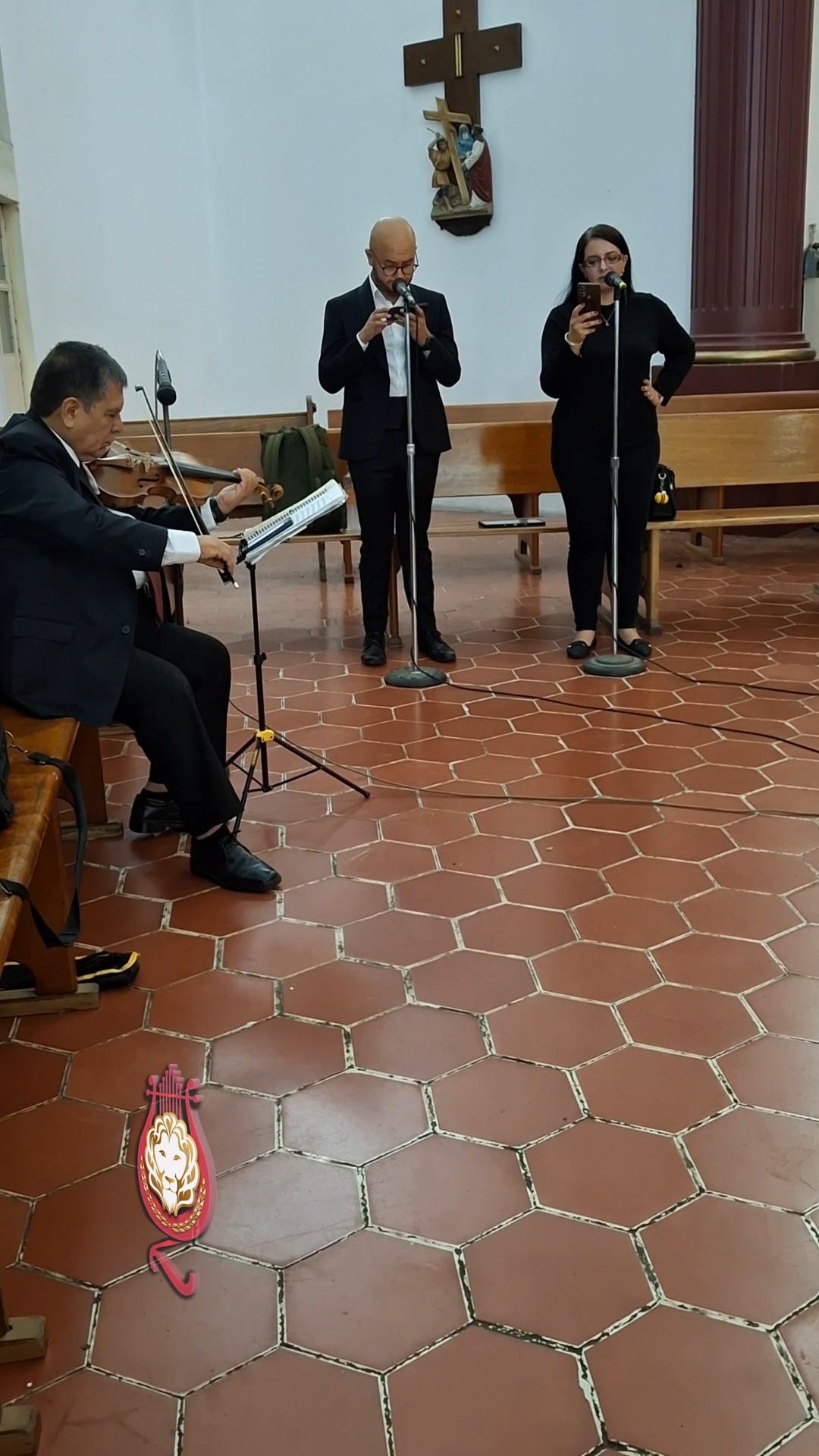 De la misa Primera Pontifical de Perosi. Interpretamos el Agnus Dei (Cordero de Dios) para misa de aniversario luctuoso en la Parroquia de San Bernardo. Nuestro ensamble de 4 músicos: Organista cantor, violín, soprano y barítono pueden acompañar también tu ceremonia.