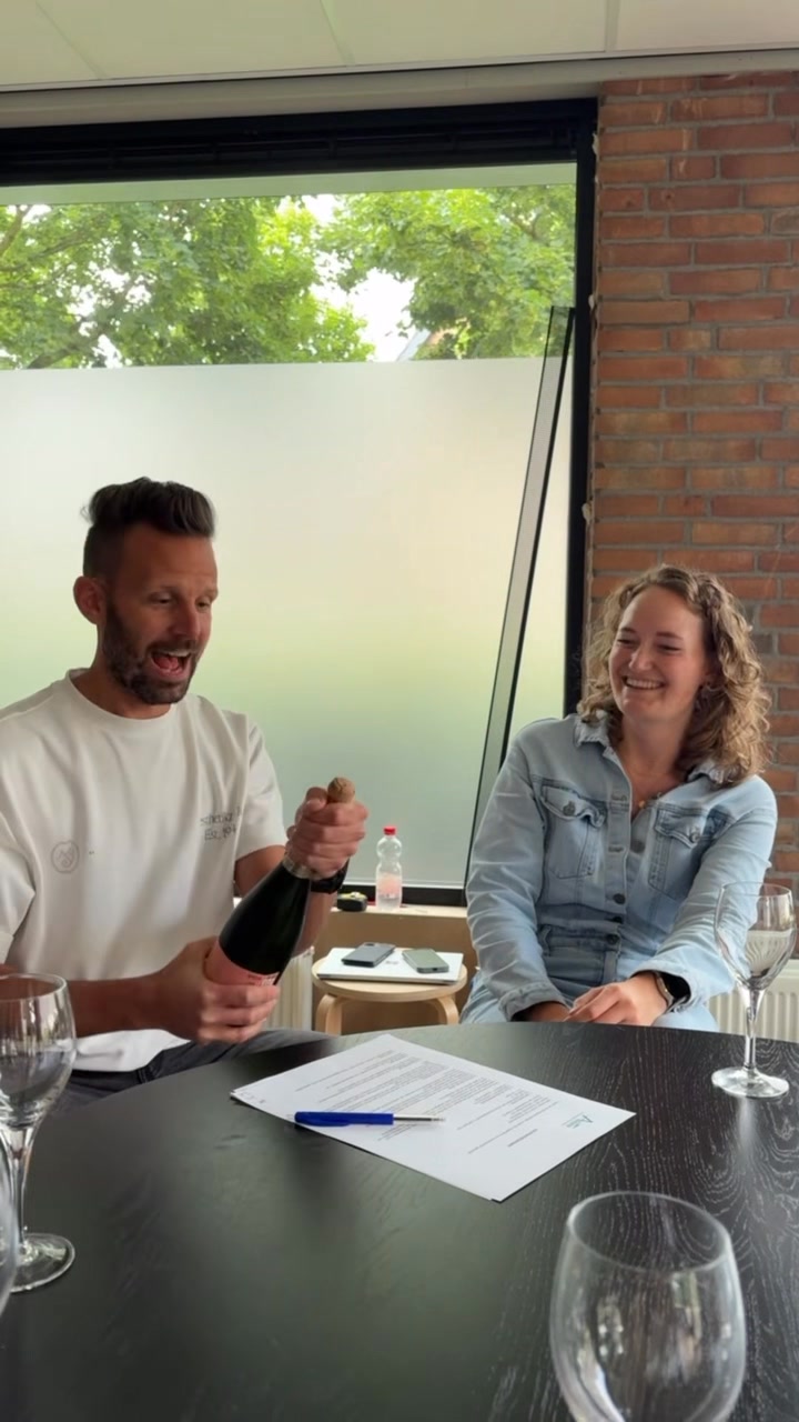 NIEUWE LOCATIE RIJEN🎈
We proosten op onze nieuwe locatie in Rijen én op een mooie samenwerking met andrikfysio.🥂
We zijn ontzettend blij met deze stap en kijken er naar uit jullie te mogen ontvangen op deze fijne nieuwe locatie! 🥰
Zijn jullie benieuwd naar onze nieuwe plek? Op 4 juli zijn jullie van harte welkom tijdens de opening! Komen jullie ook gezellig langs om een kijkje te nemen? 💛
Hou onze social media in de gaten voor meer informatie ➡️
#nieuwelocatie #rijen #praktijk #verloskundigenpraktijk #verloskundigenlev