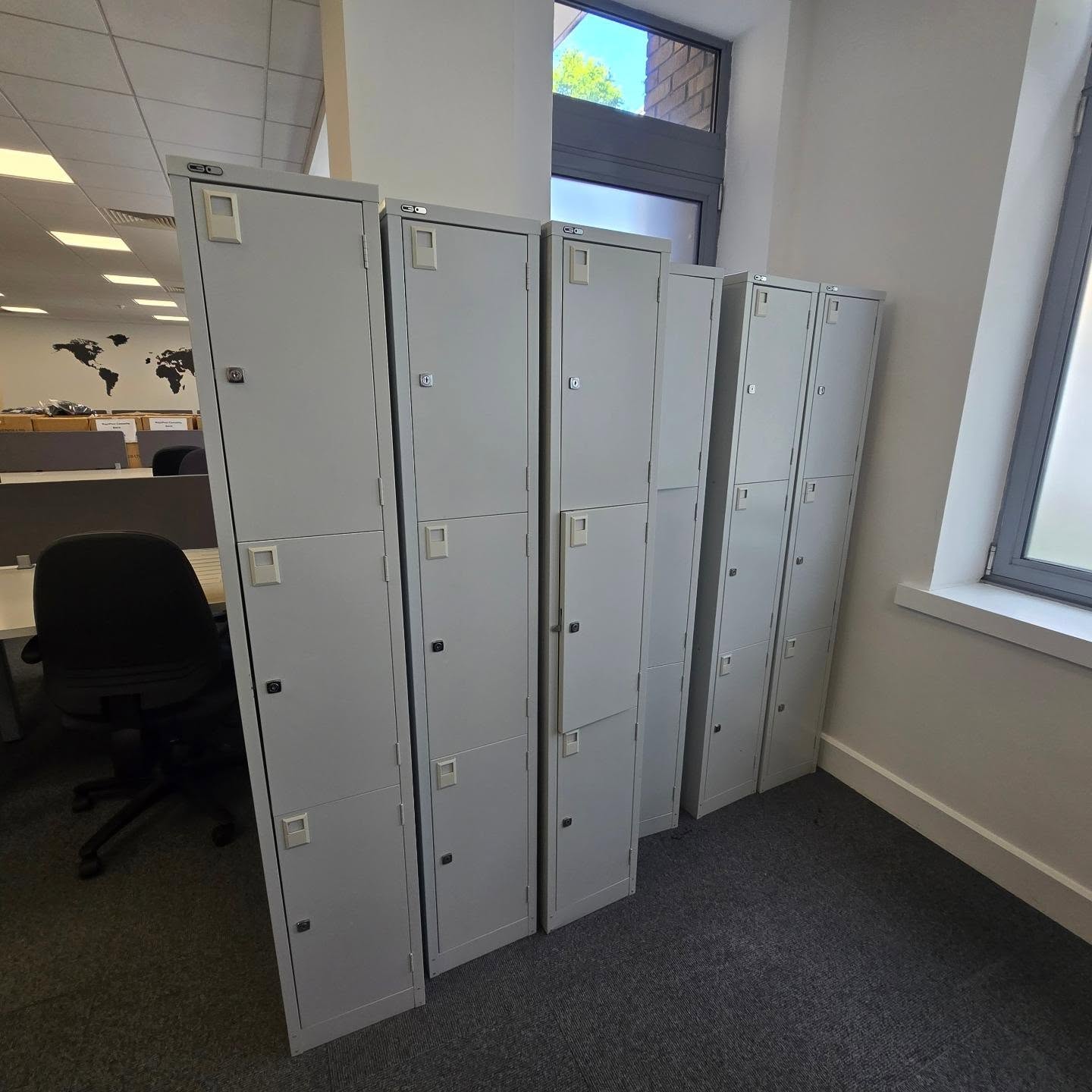 Used office lockers just landed 🔐
6 available | 3 doors each | Keys included | Excellent condition
Great for offices, schools & more 📦
DM us to grab yours before they go!
#OfficeFurniture #UsedOfficeLockers #SecondHandFurniture #OfficeFurnishings #SustainableOffice OfficeStorage Lockers BusinessFurniture OfficeDesign HybridOffice AffordableOffice FurnitureForSale