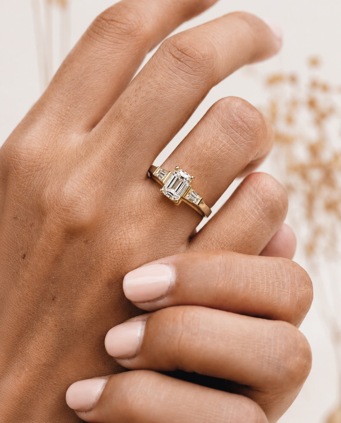 This MK custom-made Engagement Ring in yellow gold showcases a stunning emerald-cut diamond, perfectly complemented by two tapered side diamonds for effortless elegance ✨
Designed exclusively for its wearer, crafted to last a lifetime🤍
#mkfinejewelry #bespokecreations #engagementring #custommadetoorder #diamondring