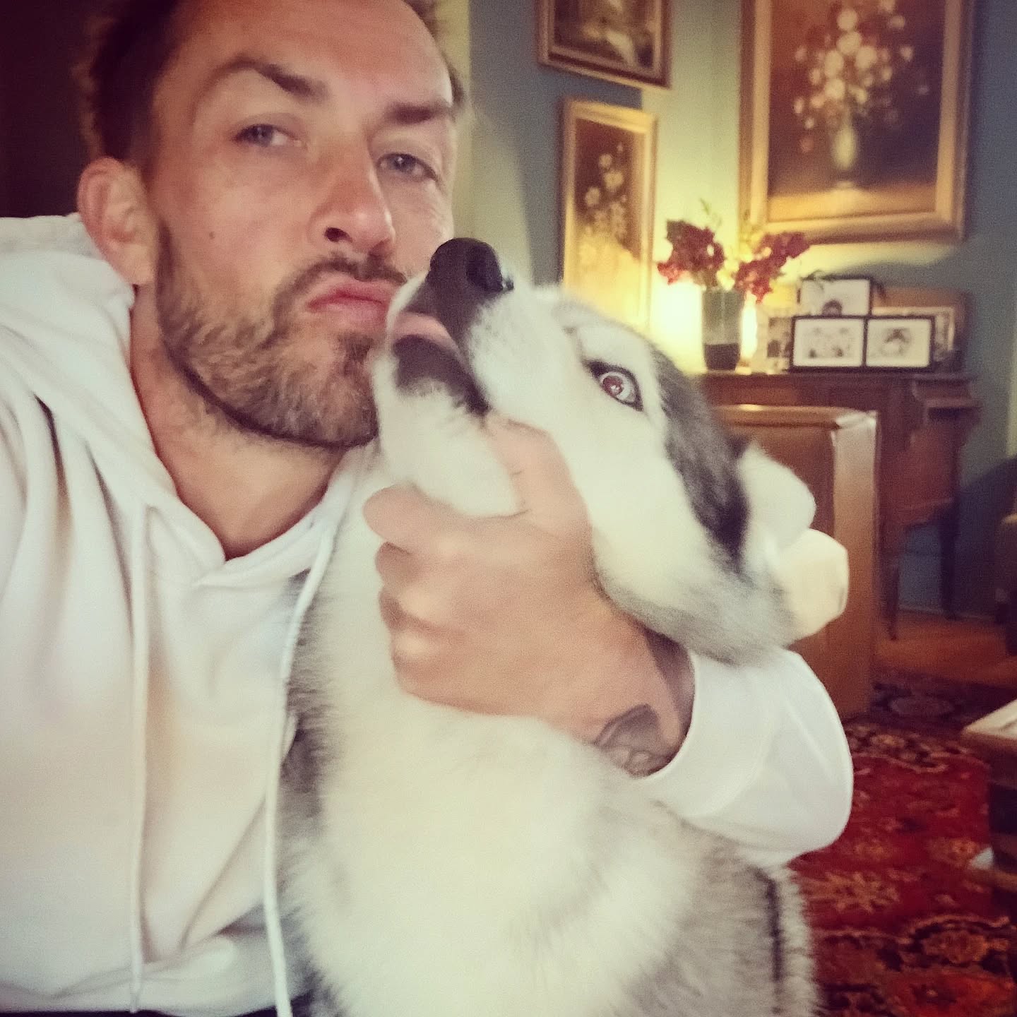 Finally at home and reunited with my special boy, Knox! Who flew into Johannesburg whilst we flew into Cape Town. Thank you @tyrrelljoy for clearing him and dropping him at home.