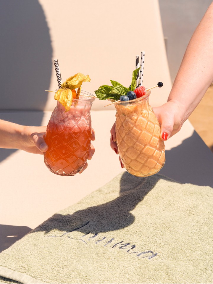 Two perfect excuses to stay a little longer 🍸☀️✨
Fresh, colourful, and made for slow sunny moments at Luuma, these are the kind of drinks that turn any beach day into a mood. Sip by sip, with good company and the warmth of Marbella all around, everything just feels lighter.
#luumabeachrestaurant #luumabeachmarbella #marbellaweekend #marbellatrip #marbellalifestyle #marbellaspain #marbellavacation #elrosariobeach
