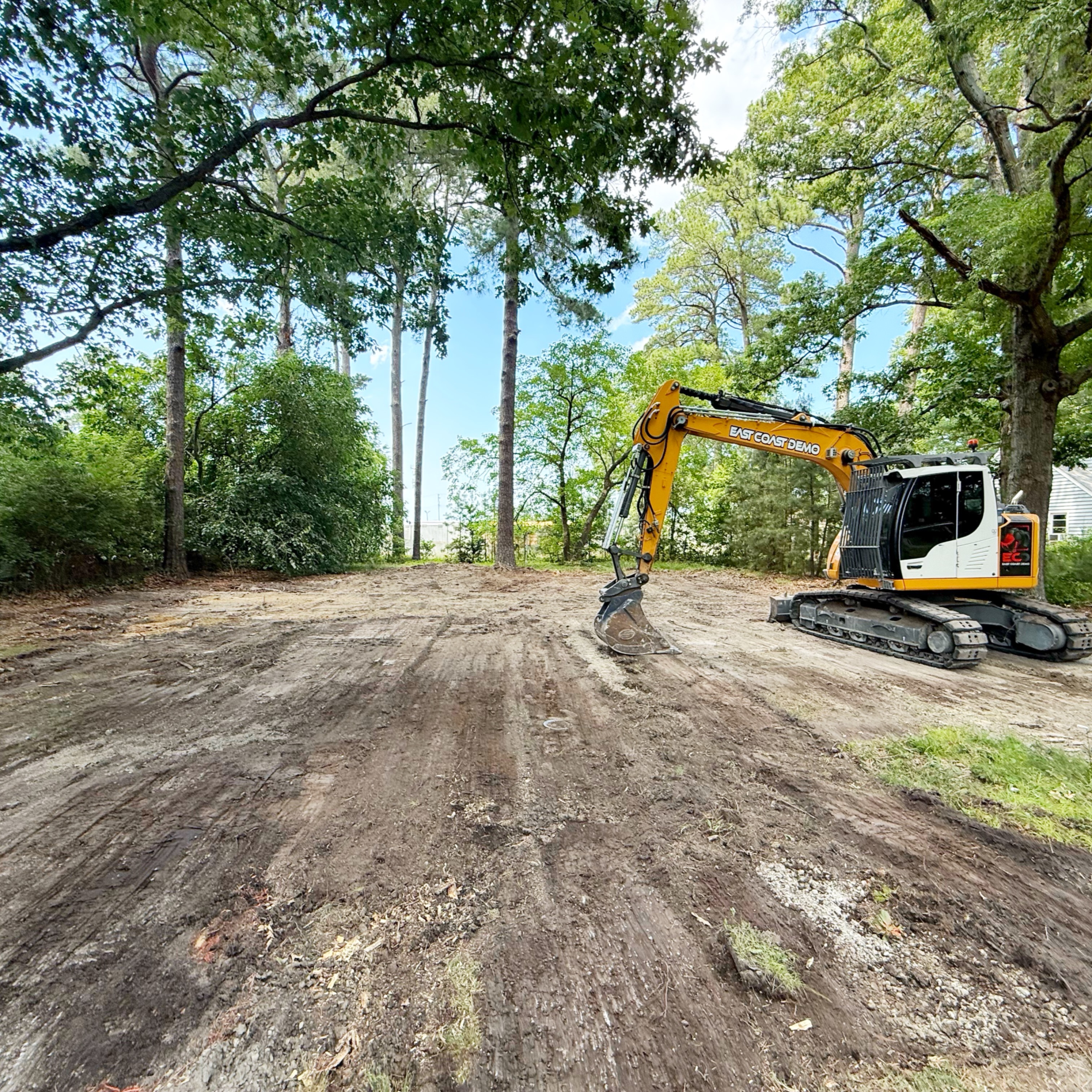 Knocking out a few residential house demo’s and backfill.