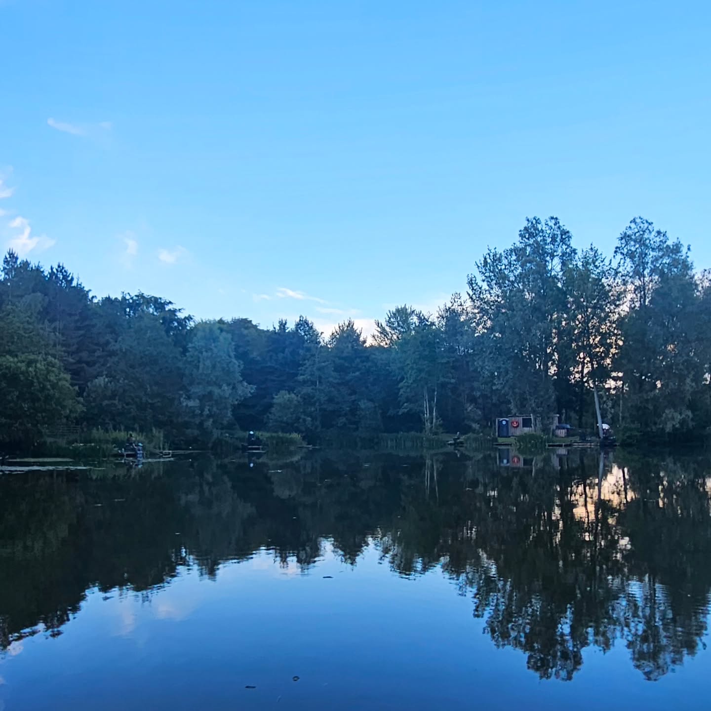 Tuesday Night Match Results 👏🎣
1st Dave Parrot 39.13lb
2nd Olly 21.12
Joint 3rd Steve Batty & Jess 21.10
Well done to all, great evening as always!
Make sure you get your name down for next week, limited spaces. Contact @scarboroughangling
If I could please ask all cars are to be parked in the car park.
Thank you ✨️
#matchnight #coarsefishing #anglerlife #eveningfishing