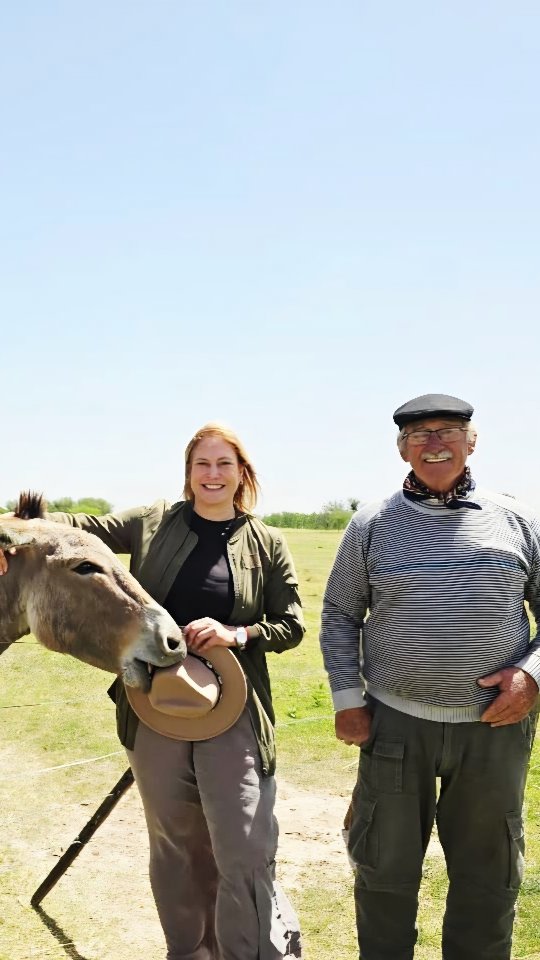 Crecí viendo a mi papá trabajar en el campo. De él aprendí que no hay atajos para las cosas importantes: hay esfuerzo, compromiso y mucho amor. Feliz Día del Padre para él y para todos los que dejan huella en la vida de sus hijos.