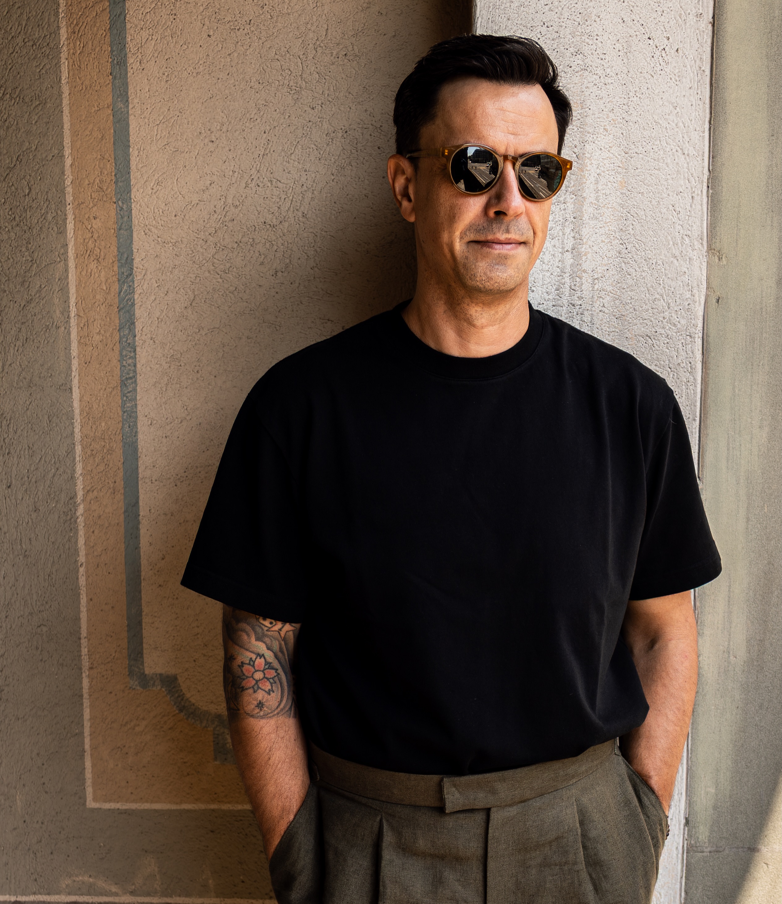Heavy‑Cotton T‑Shirt
super comfy, ideal auch im Oversize‑Look.
In Weiss & Schwarz für 59.– bei uns.
#tailoring #madetomeasuresuit #tailortrousers #tshirt #massanzugzürich