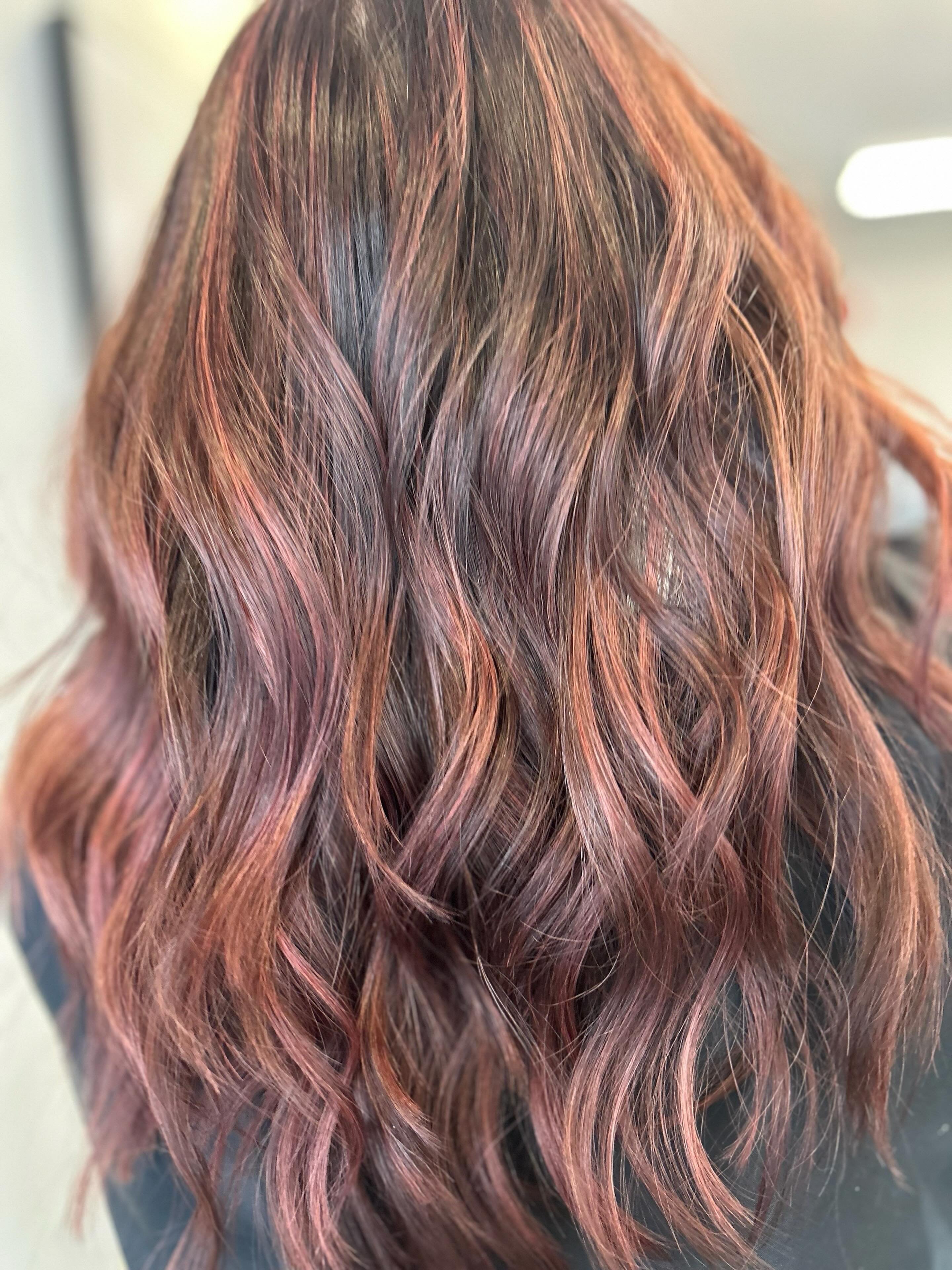 🩷🍬🌸
Colour by @emmahirst.styles ! Tap that ❤️ if you’re loving this look!