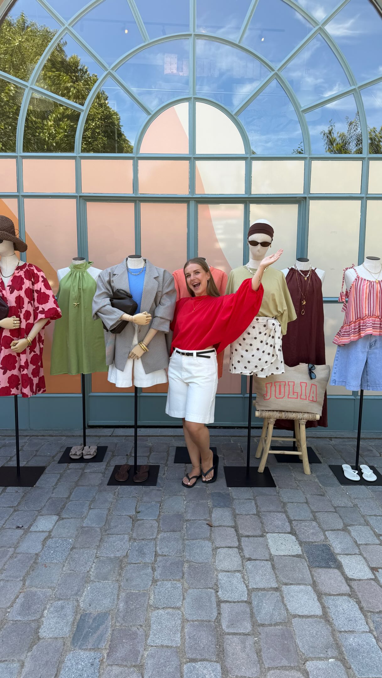 New week, new looks! 🤍Ontdek de outfits van onze ladies en shop ze online of in de winkel!
www.juliabybb.com
#juliabybb #juliaturnhout #newlook #newweek #shopnow