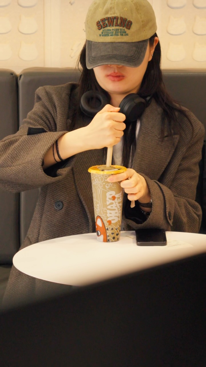 POV: You were only planning to walk through Manchester Chinatown… 👀
Then you spotted bubble tea, fresh waffles, and suddenly your day got a whole lot better 🧋✨
What’s your go-to OHAYO order?
👇 Drop it below and we might judge it (nicely).
