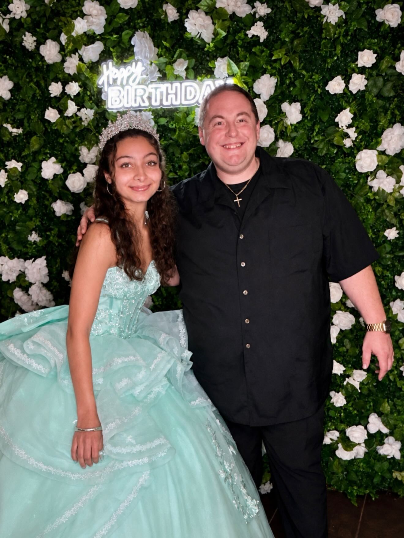 Another fun Friday— this week, celebrating Micayla’s Sweet 16 at the Italian Center in Wappingers! ✨ The family did an AWESOME job with the beautiful décor, the food was delicious and the dance floor was filled with everything from today’s favorites to freestyle throwbacks and Latin hits for the family! 💃🕺🎉
Check out more photos from the night at JimmyLyles.com! 📸 Planning a Sweet 16, wedding, school event or celebration? Reach out and let’s make your next special event unforgettable! @micaylarivsss
#Sweet16 #HudsonValleyEvents #WappingersFalls #PartyTime #JimmyLylesEntertainment