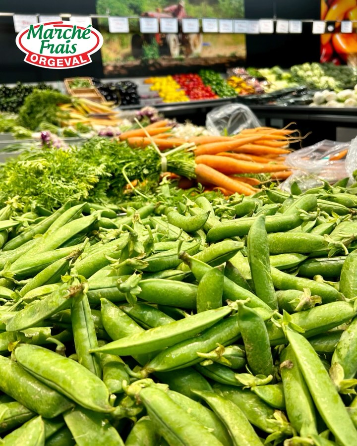 đ Le petit pois est de saison !
Facile Ă Ă©cosser, tendre et dĂ©licatement sucrĂ©, il sâinvite dans toutes vos recettes estivales. PoĂȘlĂ©es, salades, accompagnements ou plats mijotĂ©s, il apporte une touche de fraĂźcheur Ă vos assiettes.
⚠Et vous, quelle est votre recette préférée avec les petits pois ?
#marchefraisorgeval #legumedesaison #mangersain #recettedujour #petitspois