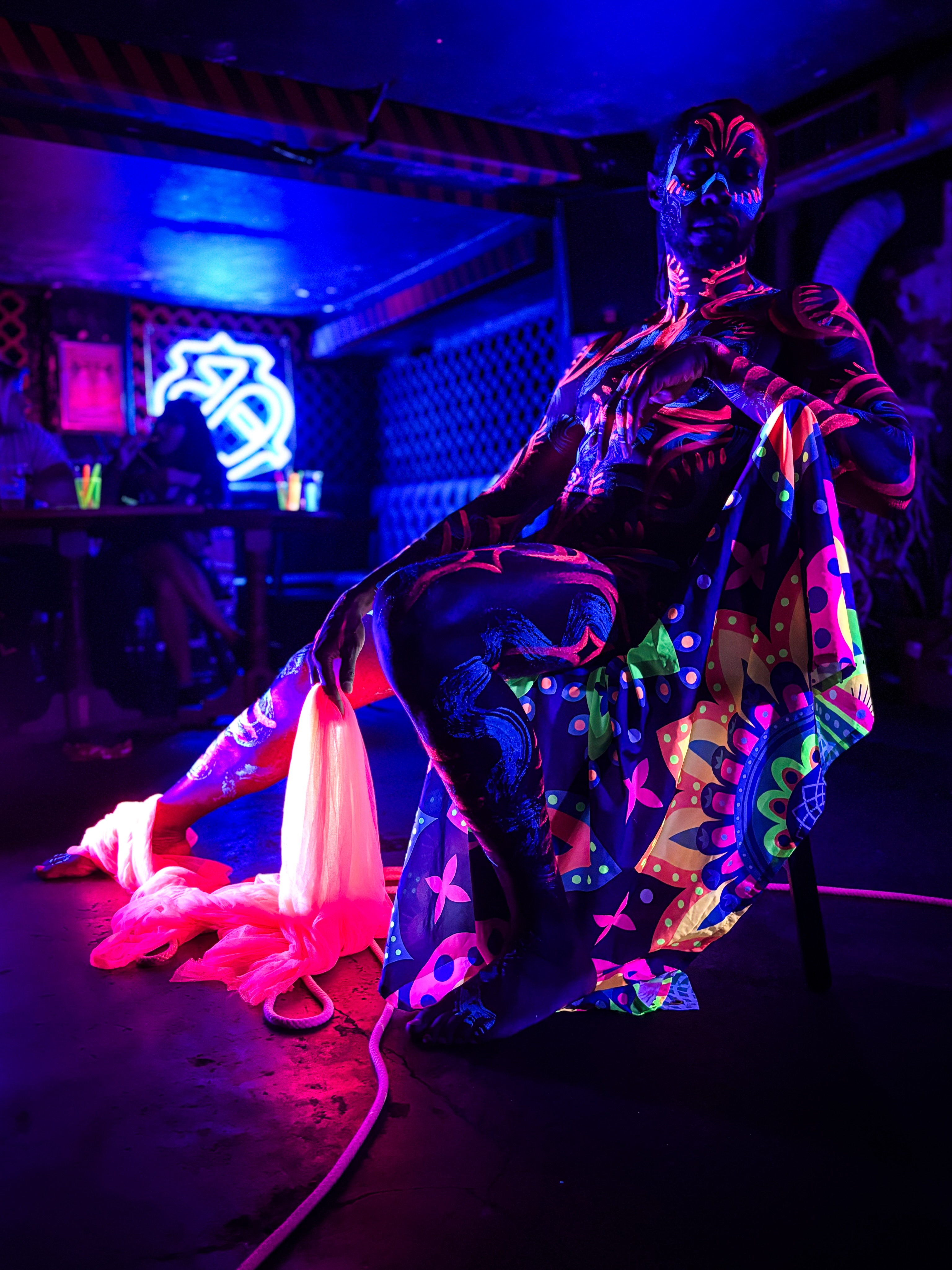 The football might be for 90% of people… but if you’re in the other 10%, we’ve got you covered. 🎨✨
While the match roared upstairs at @princeofpeckham , we enjoyed a chilled evening of UV creativity with the incredible @hifi_model . The red and blue body paint theme was actually a complete coincidence—I’d just had some new face paints delivered and fancied trying something different!
So, be honest… would you rather watch the football or spend your evening making neon art? I have a feeling quite a few of you on this side of Instagram would pick the life drawing. 👀
We’re back tomorrow at @toulouse.london in Kennington with Luka modelling, and there are loads more creative classes coming up next week. Summer’s getting unusually busy, so come and join us!
Check out all upcoming dates at www.neonnaked.com or send me a message if you’ve got any questions.
#NeonNaked #LifeDrawingLondon #UVArt #LondonEvents #CreativeNightOut
