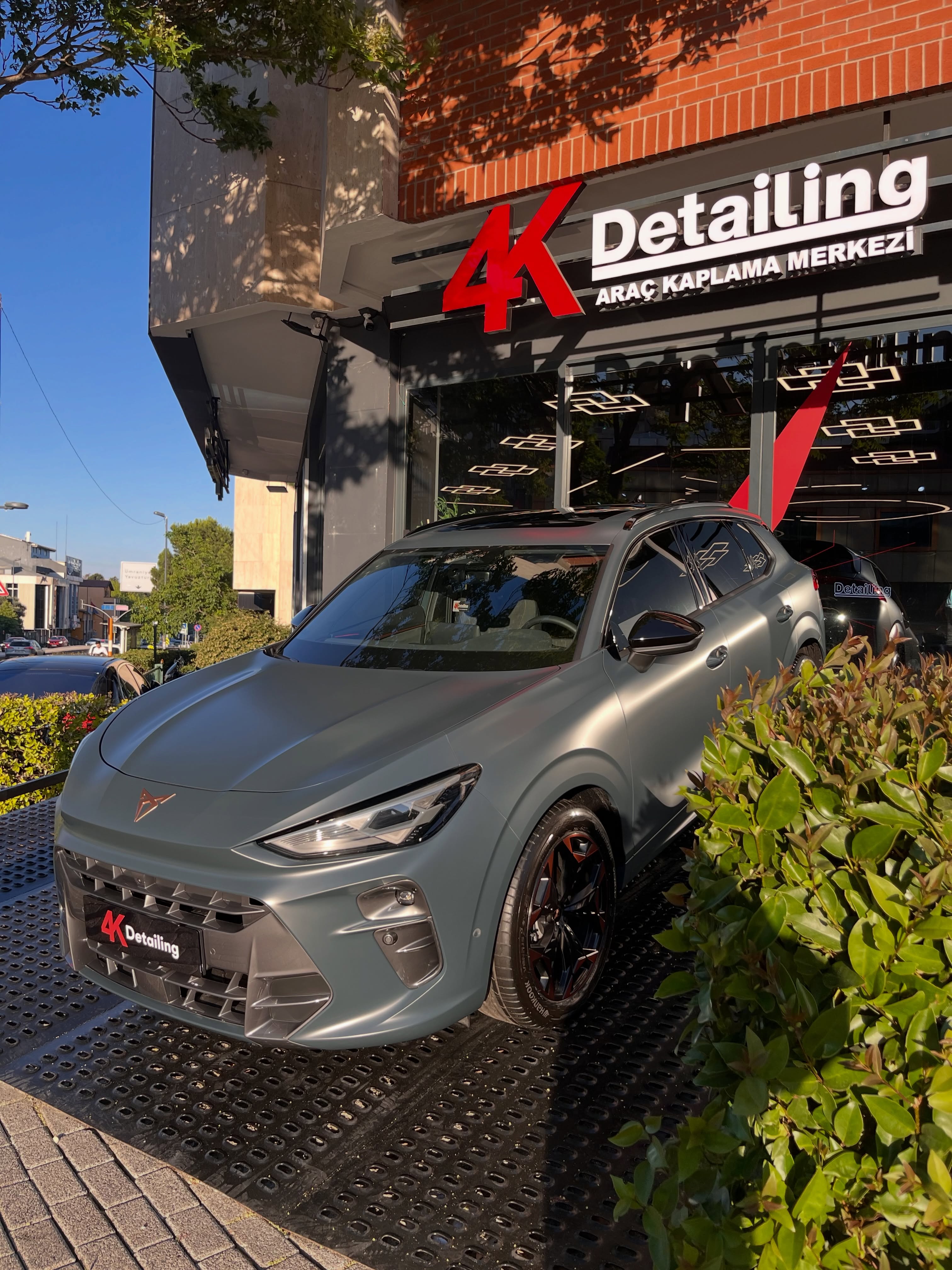 4K Detail’de bir CUPRA TERRAMAR daha, MAT SERİSİ 190 MİKRON PPF ile baştan sona koruma altına alındı. 🛡️
Detaylı yüzey hazırlığı, kusursuz uygulama ve premium işçilik…
Hem maksimum koruma hem de mat görünüm✨
✅ Komple PPF Kaplama
🎁 Ön 2 Cam Filmi
🎁 Multimedya Ekran Koruma
🎁 Ön Cam Seramik Kaplama
4K Detail ayrıcalığıyla hediye edilmiştir. 👏
🛡️ Defance Pro,
7 yıl NFC garanti sistemi ile aracınızı uzun yıllar güvenle korur.
💎4K DETAİL Aracınıza Değer Katar.
#defancepro
#PPFKaplama
#190mikron
#cupraterramar