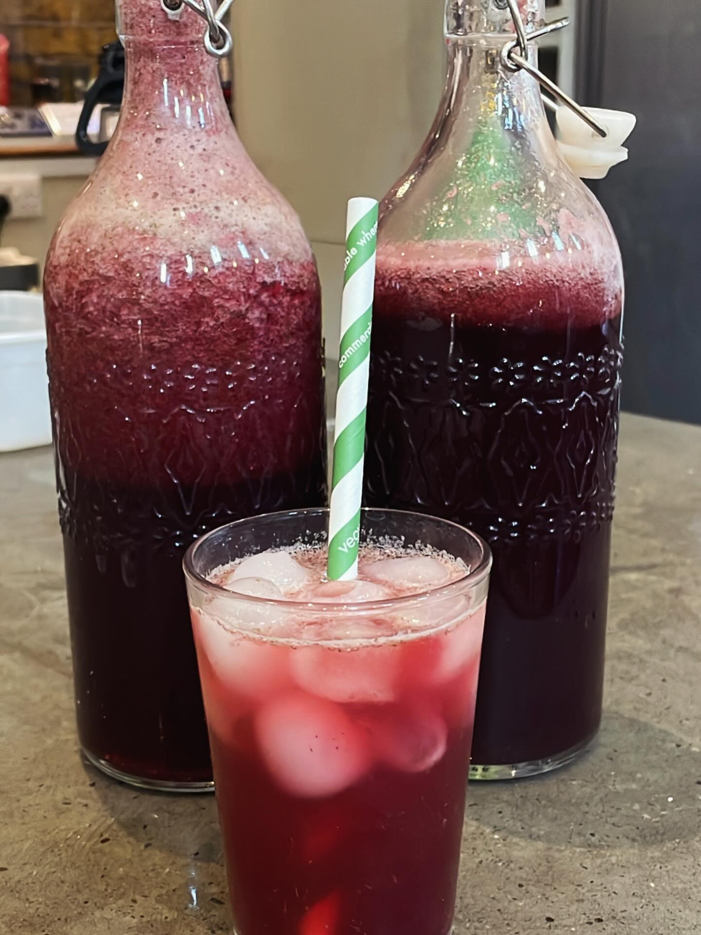 !! NEW SUMMER DRINK FOR THE HOT WEATHER !!
Come in and try our new Berry, Lemon, Mint, Ice Tea
COOL down with our HOTTEST drink 🥶🥵🤩
🍓🍋🪴🧊☕️