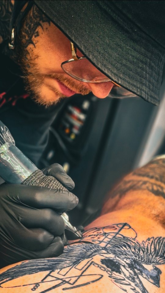 Come with us as we get inked by @jaystattooing at @sixthcircle_tattoo_lounge in Welwyn Garden City town centre.
From the warm welcome to the fun and friendly atmosphere, it's easy to see why this studio is always booked and busy.
Check out this POV of Jay at work and see the talent in action.
Highly recommend for anyone looking for their next piece or even their first ink! ๐ค๐ฅ
#SixthCircleTattoo #WelwynGardenCity #TattooArtist #TattooStudioUK #InkLife