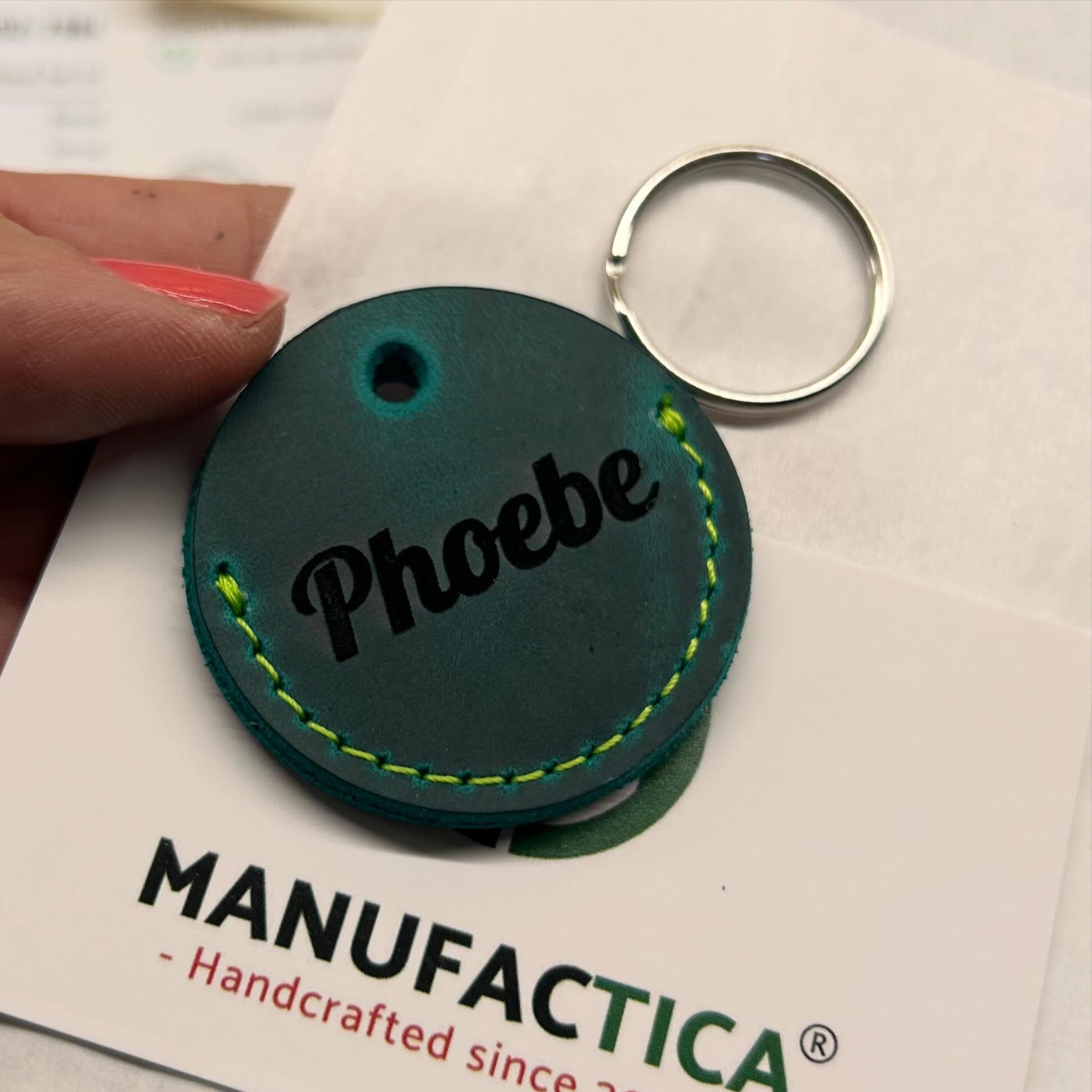 🐾 Leder-Etui für die Hundesteuermarke 🐾
Personalisiert mit dem Namen deines Lieblings per Lasergravur. ✨