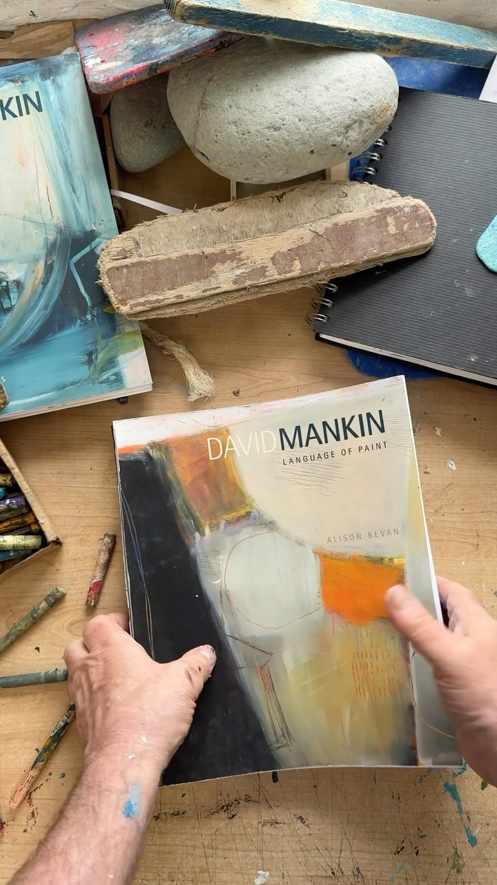 💥A quick look through a proof of the new limited edition 232-page book David Mankin Language of Paint being published by @sansomartpublishers in September. Beautifully written by @alison.bevan.10 an art historian specialising in Cornish Art. Comment BOOK if you’d like more information about how you can pre-order. The book follows on from David Mankin Remembering in Paint published in 2021. It’s now available to pre-order at a special price of £40 (normally £45) together with exclusive bonuses. (see my last two reels)➡️The print run is limited so please pre-order to secure your copy.
🙏🌏🙏to everyone who has already preordered the book. Your copies will arrive with you in mid -September just ahead of my next solo exhibition Odysseys with @cornwallcontemporary in Penzance. From 26 September to 24 October.👀 Hope to see you there! 😊
#davidmankin #artbooks #artnews #artteacherlife #artlearning