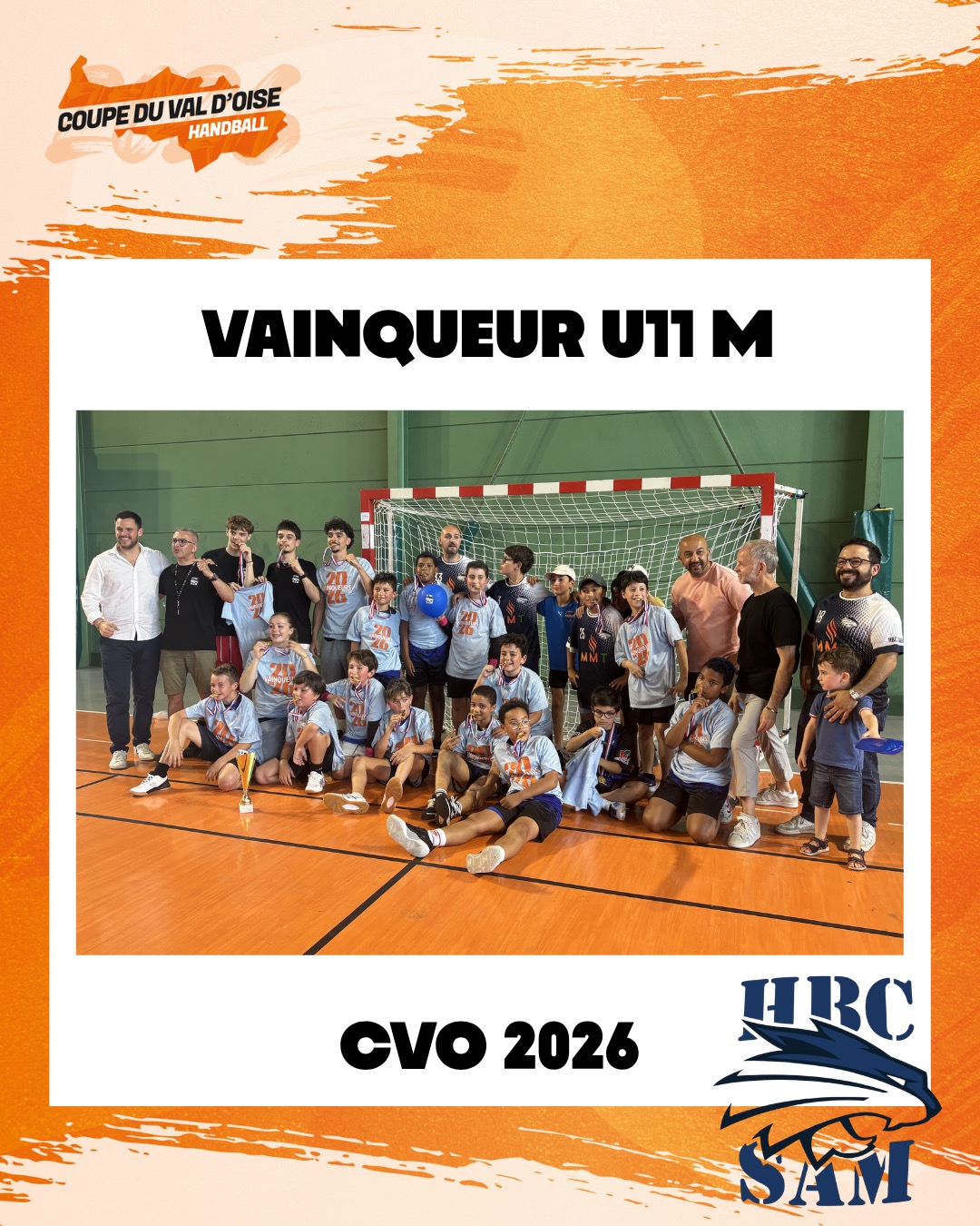 BRAVO A NOS VAINQUEUR(E)S DE LA CVO 2026 🏆
Ce week-end ont eu lieu les finales de la Coupe du Val d’Oise, et malgré la chaleur les joueurs et joueuses ont produit leur meilleur handball pour tenter de gagner le titre et offrir au public un spectacle inoubliable ! 🔥
Merci aux clubs pour leur participation et merci à @hbcsam_officiel de nous avoir accueilli !
Et encore bravo à nos champions et championnes du Val d’Oise !!!
#CVO #CVO2026 #valdoise #handball #Coupe #CLUB95