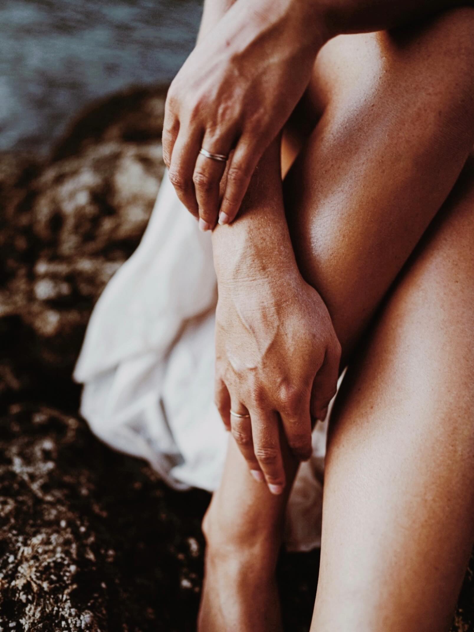 Your nervous system called... it would like a word🌿
If you’ve been running on caffeine, cortisol and sheer determination lately, this is your gentle reminder that you don’t actually have to operate in survival mode all the time.
We’re delighted Jolene is now offering massage appointments every Monday, Tuesday and Thursday evening from 6–9pm - in addition to her usual Saturday slot at The Sage Apothecary.
Jolene specialises in Abhyanga Massage— a traditional Ayurvedic full-body treatment using warm, herb-infused oils tailored to your individual constitution. Think less “no pain, no gain” and more “why does my entire body feel like it’s just exhaled?”
This deeply grounding treatment is designed to:
✨ Calm an overworked nervous system
✨ Ease stress and tension
✨ Support lymphatic drainage & circulation
✨ Nourish skin from head to toe
✨ Improve sleep & encourage deep relaxation
✨ Leave you feeling like a functioning human again
The warm oils, rhythmic strokes and restorative pace make this the perfect treatment if you’re feeling frazzled, overwhelmed, exhausted, or simply in need of some proper TLC.
And honestly? Evening appointments might be our favourite. No rushing back to work. No ticking things off your to-do list. Just float home, put your pyjamas on, make a cup of Counting Sheep, and drift off into the best night’s sleep you’ve had all week.
Because sometimes the answer isn’t another coffee or just powering through.
Sometimes it’s a massage.
📍 The Sage Apothecary
🕕 Monday, Tuesday & Thursday evenings | 6–9pm, Saturdays 11-3pm
Book via our website or get in touch to reserve your appointment.